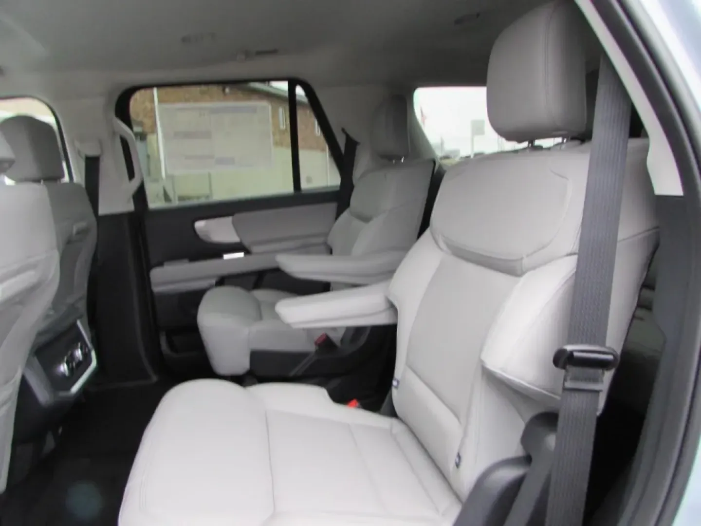 2026 /Space Gray Ford Expedition Active (1FMJU1J88TE) with an 3.5L EcoBoost V6 engine, Automatic transmission, located at 12836 Highway 21, De Soto, MO, 63020, (636) 337-7777, 38.151867, -90.575615 - Are you ready to elevate your family adventures with a vehicle that combines luxury, capability, and innovation? Look no further than the 2026 Ford Expedition Active, available now at Pettus Ford De Soto. This stunning SUV, with only 11 miles on the odometer, is perfect for growing families, outdoor - Photo#23