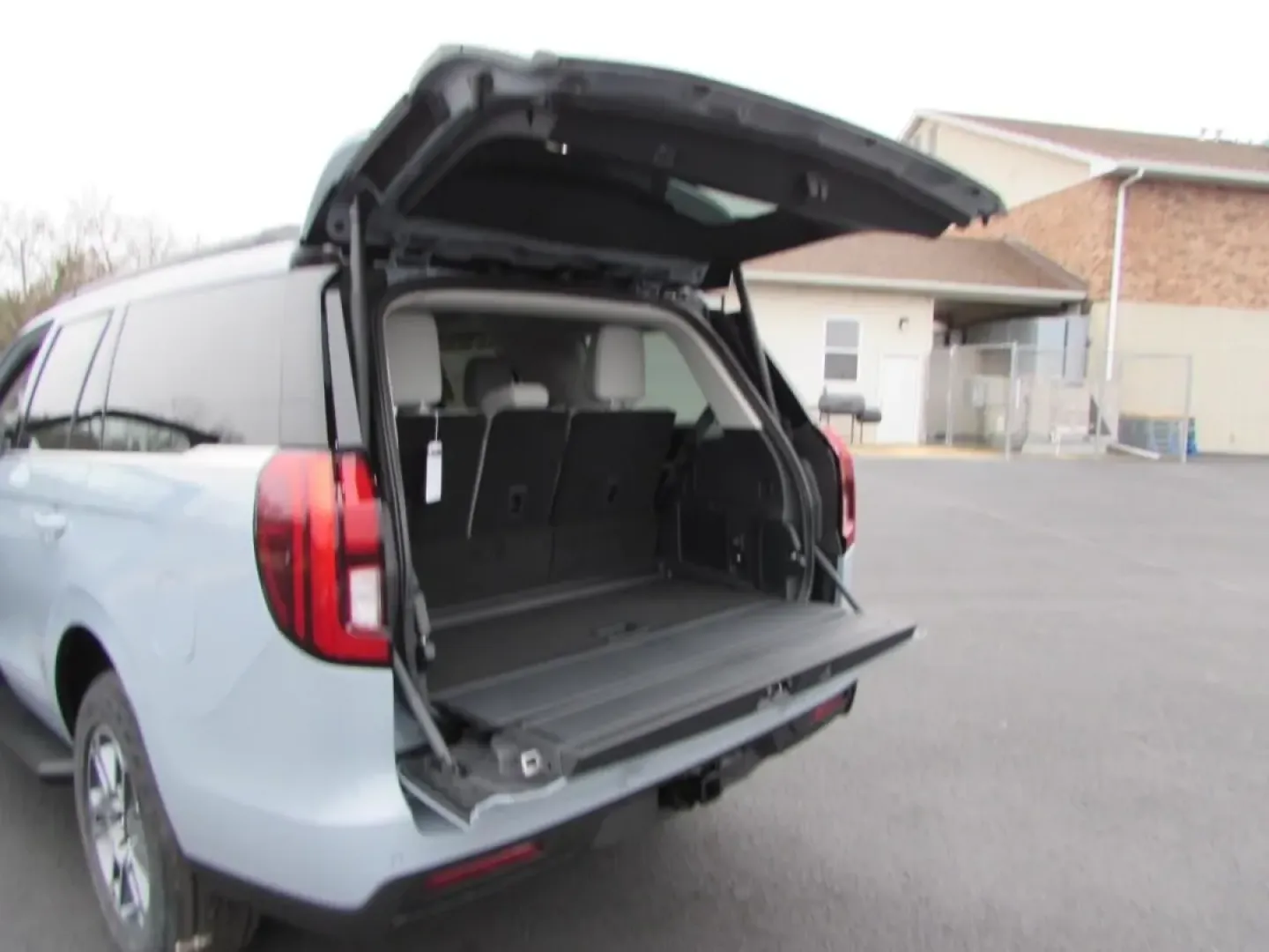 2026 /Space Gray Ford Expedition Active (1FMJU1J88TE) with an 3.5L EcoBoost V6 engine, Automatic transmission, located at 12836 Highway 21, De Soto, MO, 63020, (636) 337-7777, 38.151867, -90.575615 - Are you ready to elevate your family adventures with a vehicle that combines luxury, capability, and innovation? Look no further than the 2026 Ford Expedition Active, available now at Pettus Ford De Soto. This stunning SUV, with only 11 miles on the odometer, is perfect for growing families, outdoor - Photo#27