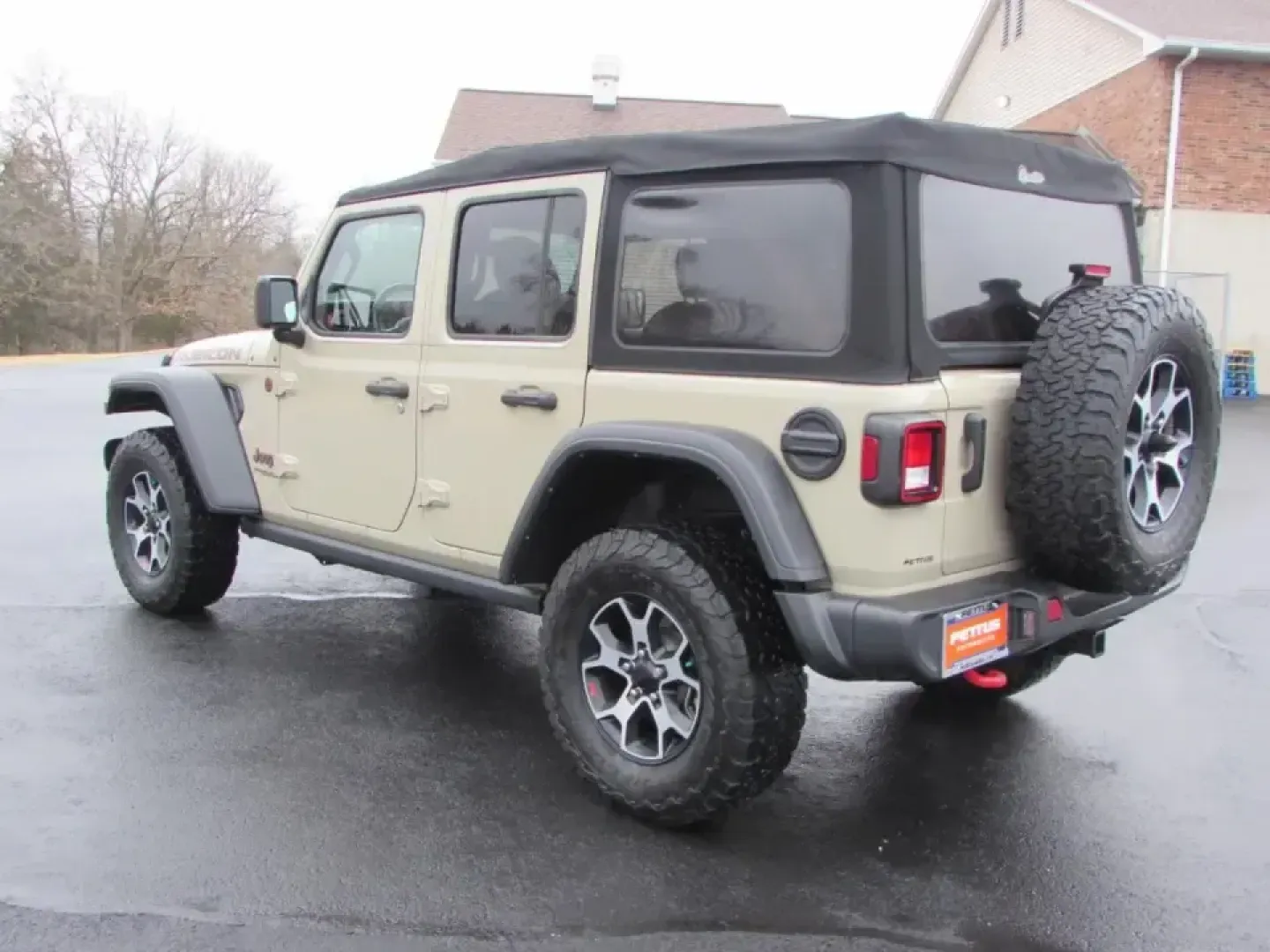 2022 /Black Jeep Wrangler Unlimited Rubicon (1C4HJXFN8NW) with an 2.0L L4 DOHC 16V TURBO engine, 6A transmission, located at 12830 Highway 21, De Soto, MO, 63020, (636) 337-7777, 38.153099, -90.573624 - **Adventure Awaits with the 2022 Jeep Wrangler Unlimited Rubicon at Pettus CDJR DeSoto!**<br /> <br /> If you're looking for a vehicle that complements your adventurous lifestyle, the 2022 Jeep Wrangler Unlimited Rubicon is your perfect match. This rugged SUV is not just for off-roading; it's a vers - Photo#4