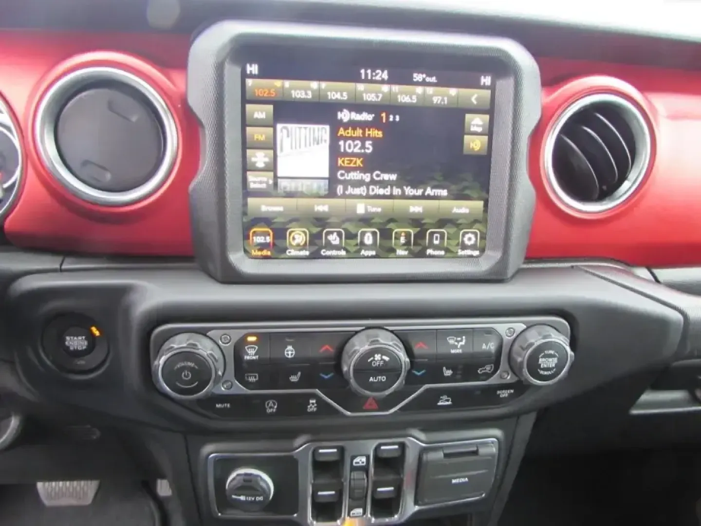 2022 /Black Jeep Wrangler Unlimited Rubicon (1C4HJXFN8NW) with an 2.0L L4 DOHC 16V TURBO engine, 6A transmission, located at 12830 Highway 21, De Soto, MO, 63020, (636) 337-7777, 38.153099, -90.573624 - **Adventure Awaits with the 2022 Jeep Wrangler Unlimited Rubicon at Pettus CDJR DeSoto!**<br /> <br /> If you're looking for a vehicle that complements your adventurous lifestyle, the 2022 Jeep Wrangler Unlimited Rubicon is your perfect match. This rugged SUV is not just for off-roading; it's a vers - Photo#20