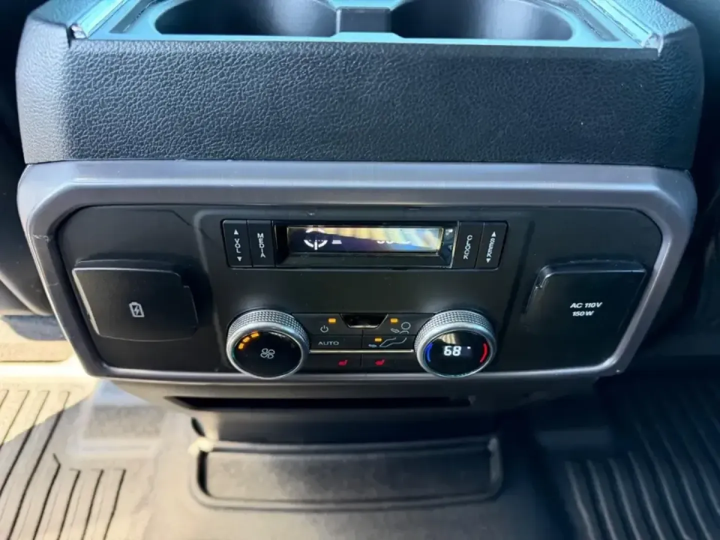 2021 /Ebony Leather Ford Expedition Max Platinum (1FMJK1MT8ME) with an 3.5L EcoBoost V6 engine, Automatic transmission, located at 970 Woodlawn Dr., Farmington, MO, 63640, (573) 431-7800, 37.825642, -90.468674 - Experience a lifestyle of adventure and luxury with the stunning **2021 Ford Expedition Max Platinum**, available now at Pettus CDJR Farmington, your premier OEM dealership located at **970 Woodlawn Drive, Farmington, MO 63640**. This exceptional SUV is perfect for growing families seeking both comf - Photo#12