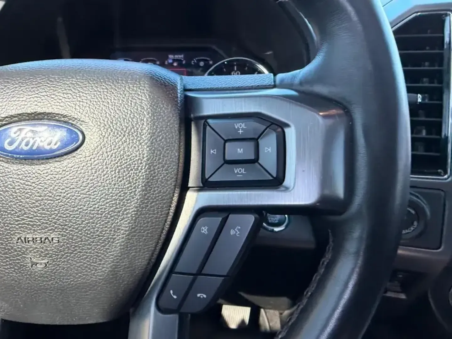 2021 /Ebony Leather Ford Expedition Max Platinum (1FMJK1MT8ME) with an 3.5L EcoBoost V6 engine, Automatic transmission, located at 970 Woodlawn Dr., Farmington, MO, 63640, (573) 431-7800, 37.825642, -90.468674 - Experience a lifestyle of adventure and luxury with the stunning **2021 Ford Expedition Max Platinum**, available now at Pettus CDJR Farmington, your premier OEM dealership located at **970 Woodlawn Drive, Farmington, MO 63640**. This exceptional SUV is perfect for growing families seeking both comf - Photo#16