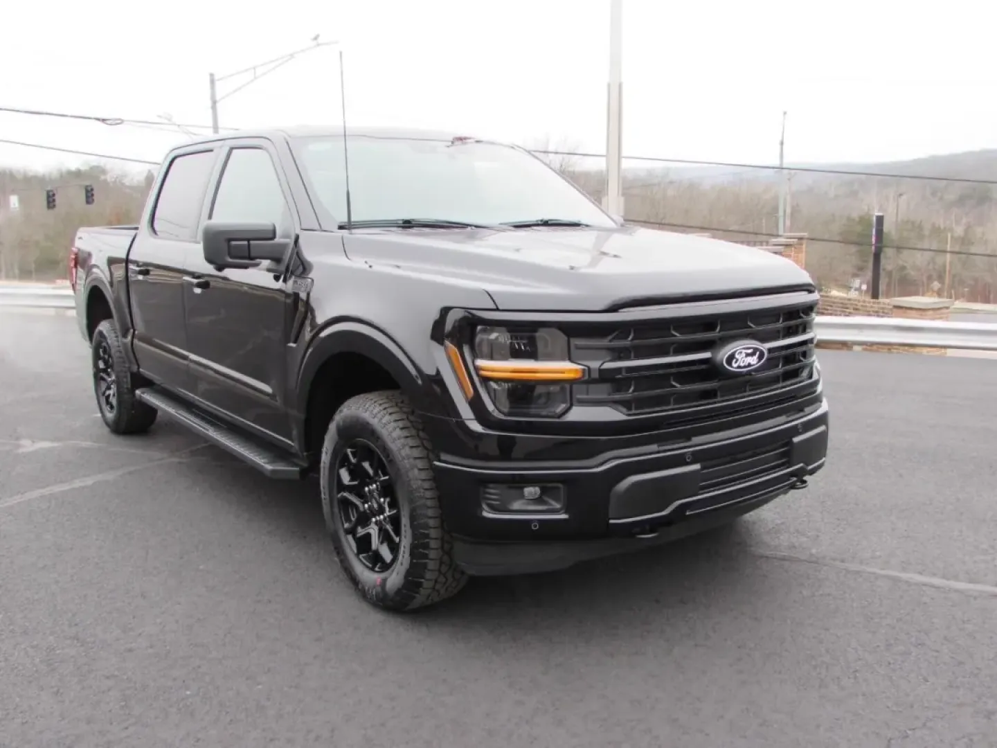2025 /Black Ford F-150 XLT (1FTFW3L52SF) with an 5.0L engine, located at 12836 Highway 21, De Soto, MO, 63020, (636) 337-7777, 38.151867, -90.575615 - Experience the ultimate combination of rugged performance and refined comfort with the 2025 Ford F-150 XLT, now available at Pettus Ford De Soto. This powerful truck is perfect for those who need a reliable companion for both work and play, making it an ideal choice for outdoor enthusiasts, weekend - Photo#0