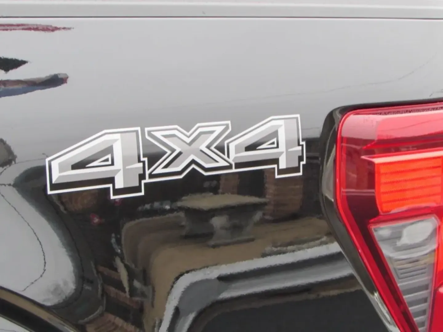 2025 /Black Ford F-150 XLT (1FTFW3L52SF) with an 5.0L engine, located at 12836 Highway 21, De Soto, MO, 63020, (636) 337-7777, 38.151867, -90.575615 - Experience the ultimate combination of rugged performance and refined comfort with the 2025 Ford F-150 XLT, now available at Pettus Ford De Soto. This powerful truck is perfect for those who need a reliable companion for both work and play, making it an ideal choice for outdoor enthusiasts, weekend - Photo#11