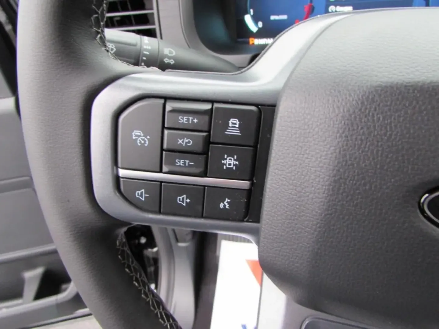 2025 /Black Ford F-150 XLT (1FTFW3L52SF) with an 5.0L engine, located at 12836 Highway 21, De Soto, MO, 63020, (636) 337-7777, 38.151867, -90.575615 - Experience the ultimate combination of rugged performance and refined comfort with the 2025 Ford F-150 XLT, now available at Pettus Ford De Soto. This powerful truck is perfect for those who need a reliable companion for both work and play, making it an ideal choice for outdoor enthusiasts, weekend - Photo#20