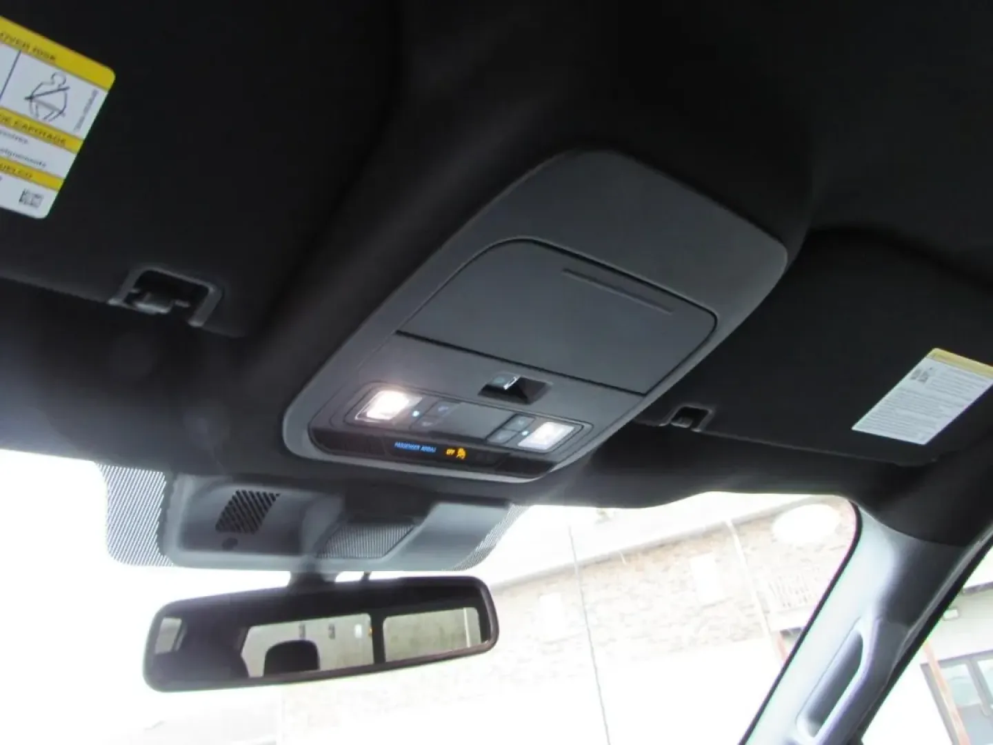 2025 /Black Ford F-150 XLT (1FTFW3L52SF) with an 5.0L engine, located at 12836 Highway 21, De Soto, MO, 63020, (636) 337-7777, 38.151867, -90.575615 - Experience the ultimate combination of rugged performance and refined comfort with the 2025 Ford F-150 XLT, now available at Pettus Ford De Soto. This powerful truck is perfect for those who need a reliable companion for both work and play, making it an ideal choice for outdoor enthusiasts, weekend - Photo#23