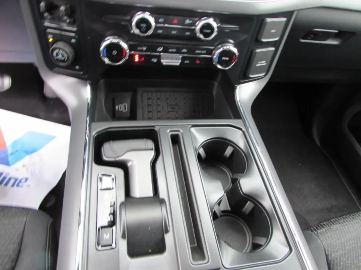 2025 /Black Ford F-150 XLT (1FTFW3L52SF) with an 5.0L engine, located at 12836 Highway 21, De Soto, MO, 63020, (636) 337-7777, 38.151867, -90.575615 - Experience the ultimate combination of rugged performance and refined comfort with the 2025 Ford F-150 XLT, now available at Pettus Ford De Soto. This powerful truck is perfect for those who need a reliable companion for both work and play, making it an ideal choice for outdoor enthusiasts, weekend - Photo#26