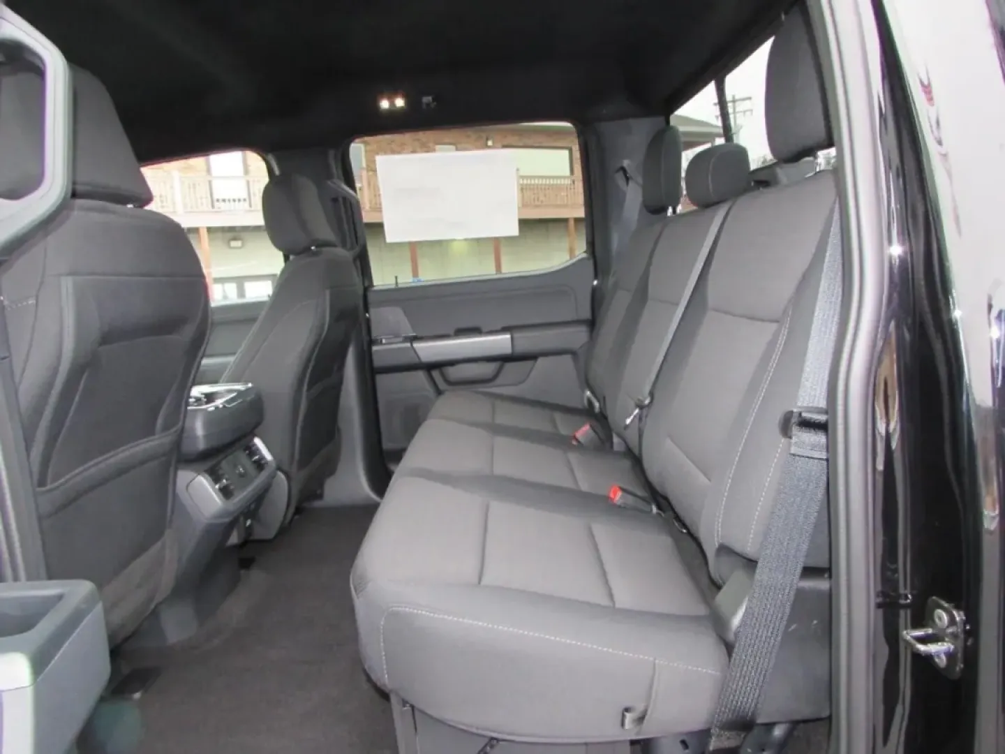 2025 /Black Ford F-150 XLT (1FTFW3L52SF) with an 5.0L engine, located at 12836 Highway 21, De Soto, MO, 63020, (636) 337-7777, 38.151867, -90.575615 - Experience the ultimate combination of rugged performance and refined comfort with the 2025 Ford F-150 XLT, now available at Pettus Ford De Soto. This powerful truck is perfect for those who need a reliable companion for both work and play, making it an ideal choice for outdoor enthusiasts, weekend - Photo#32