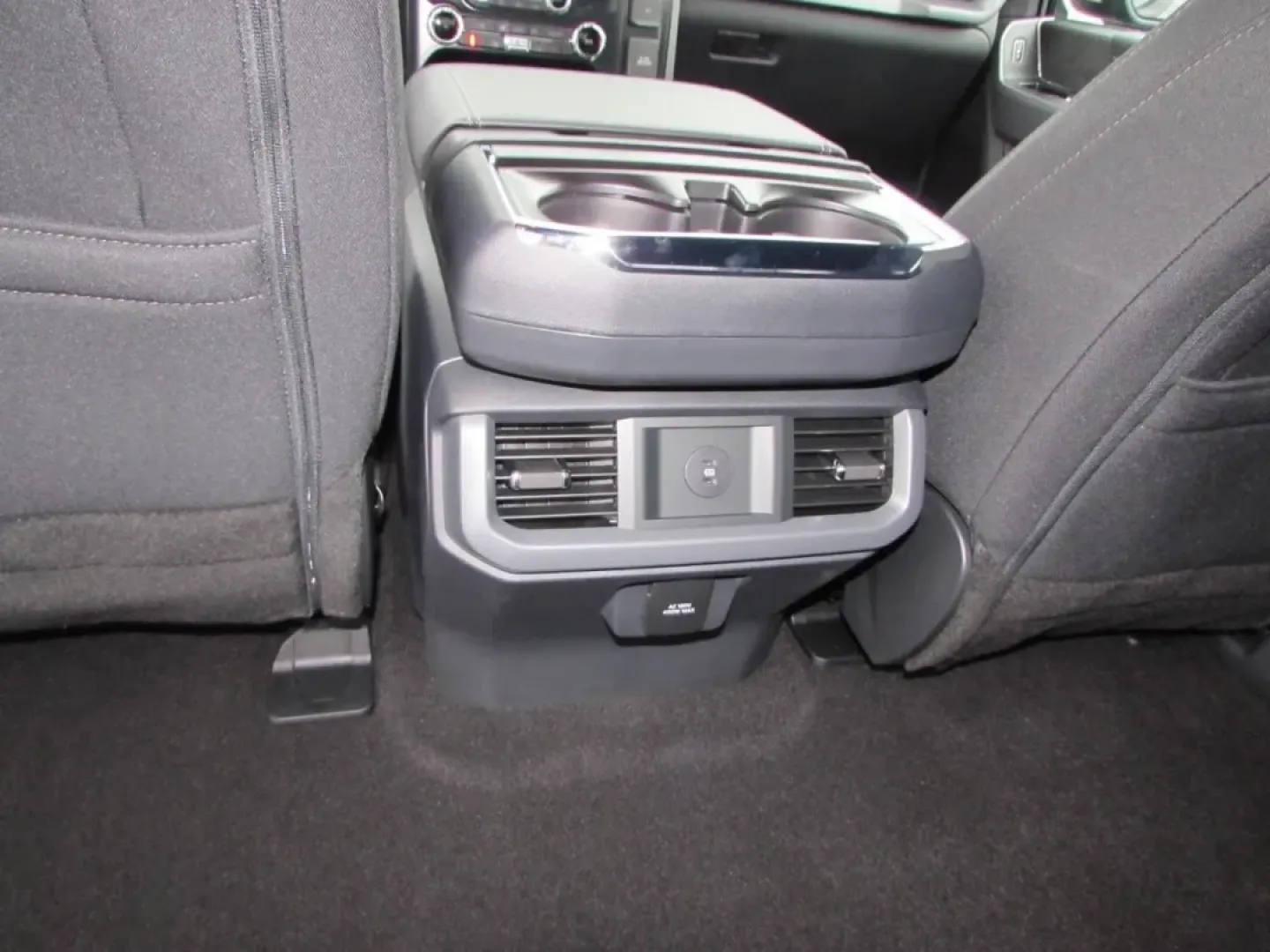 2025 /Black Ford F-150 XLT (1FTFW3L52SF) with an 5.0L engine, located at 12836 Highway 21, De Soto, MO, 63020, (636) 337-7777, 38.151867, -90.575615 - Experience the ultimate combination of rugged performance and refined comfort with the 2025 Ford F-150 XLT, now available at Pettus Ford De Soto. This powerful truck is perfect for those who need a reliable companion for both work and play, making it an ideal choice for outdoor enthusiasts, weekend - Photo#33