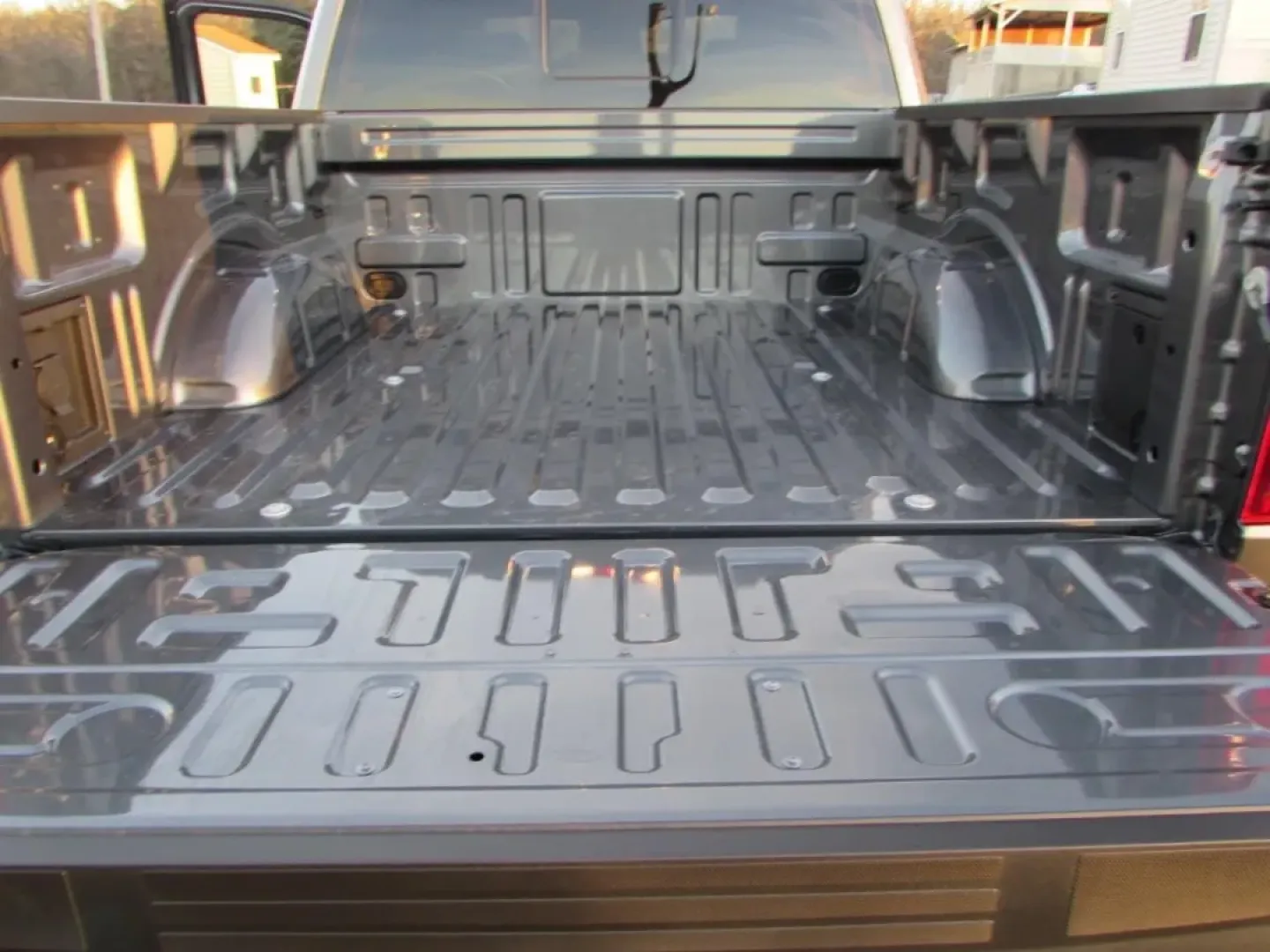 2025 /Black Ford F-150 XLT (1FTFW3L54SF) with an 5.0L engine, located at 12836 Highway 21, De Soto, MO, 63020, (636) 337-7777, 38.151867, -90.575615 - **Experience Unmatched Versatility with the 2025 Ford F-150 XLT at Pettus Ford De Soto**<br /> <br /> Are you ready to elevate your lifestyle and tackle any adventure that life throws your way? The 2025 Ford F-150 XLT, available at Pettus Ford De Soto, is your ticket to a world of possibilities. Whe - Photo#12