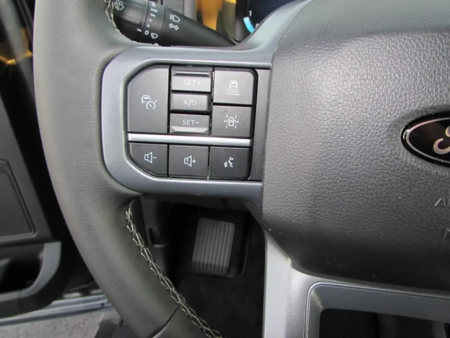 2025 /Black Ford F-150 XLT (1FTFW3L54SF) with an 5.0L engine, located at 12836 Highway 21, De Soto, MO, 63020, (636) 337-7777, 38.151867, -90.575615 - **Experience Unmatched Versatility with the 2025 Ford F-150 XLT at Pettus Ford De Soto**<br /> <br /> Are you ready to elevate your lifestyle and tackle any adventure that life throws your way? The 2025 Ford F-150 XLT, available at Pettus Ford De Soto, is your ticket to a world of possibilities. Whe - Photo#18