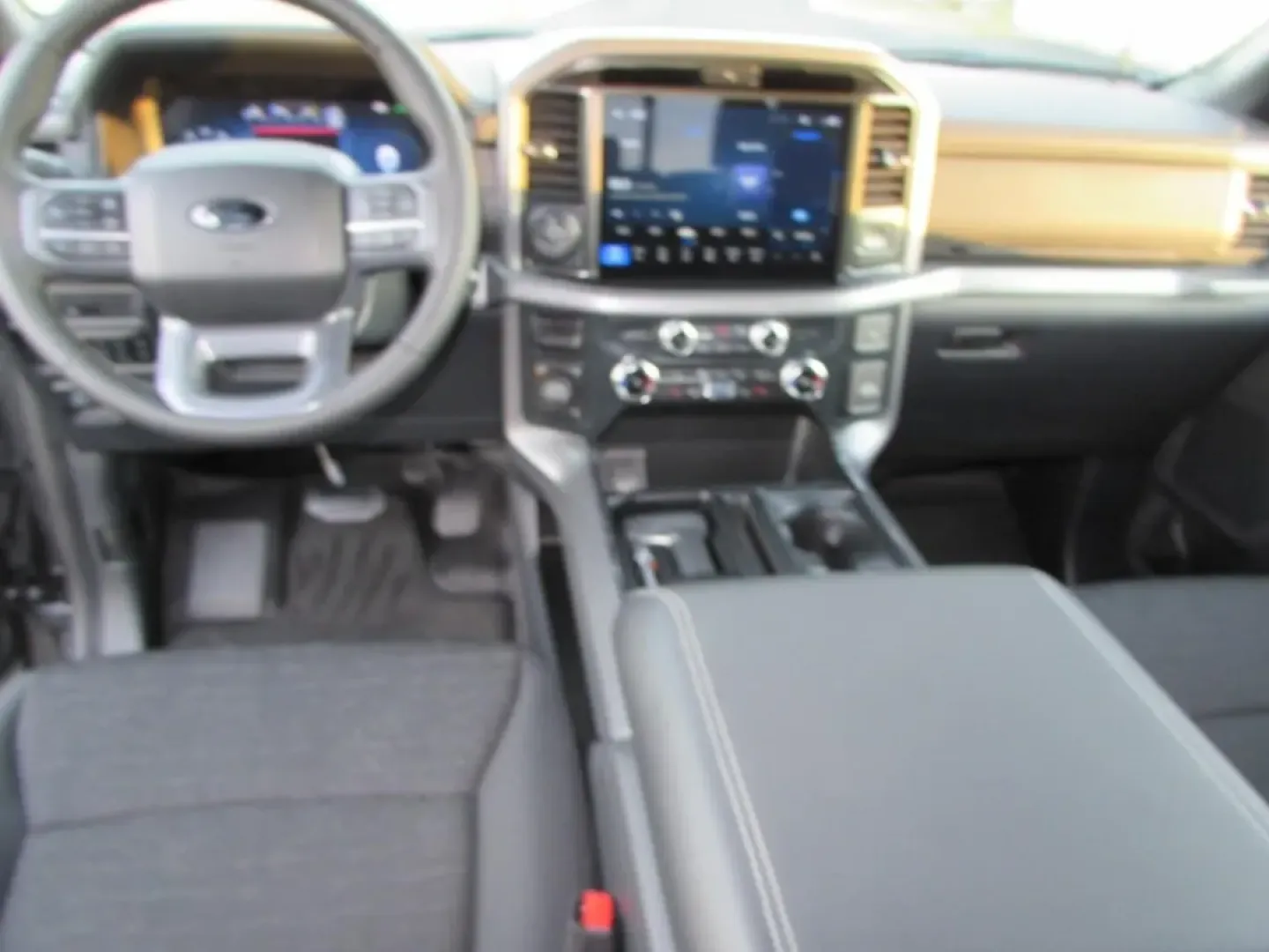 2025 /Black Ford F-150 XLT (1FTFW3L54SF) with an 5.0L engine, located at 12836 Highway 21, De Soto, MO, 63020, (636) 337-7777, 38.151867, -90.575615 - **Experience Unmatched Versatility with the 2025 Ford F-150 XLT at Pettus Ford De Soto**<br /> <br /> Are you ready to elevate your lifestyle and tackle any adventure that life throws your way? The 2025 Ford F-150 XLT, available at Pettus Ford De Soto, is your ticket to a world of possibilities. Whe - Photo#25