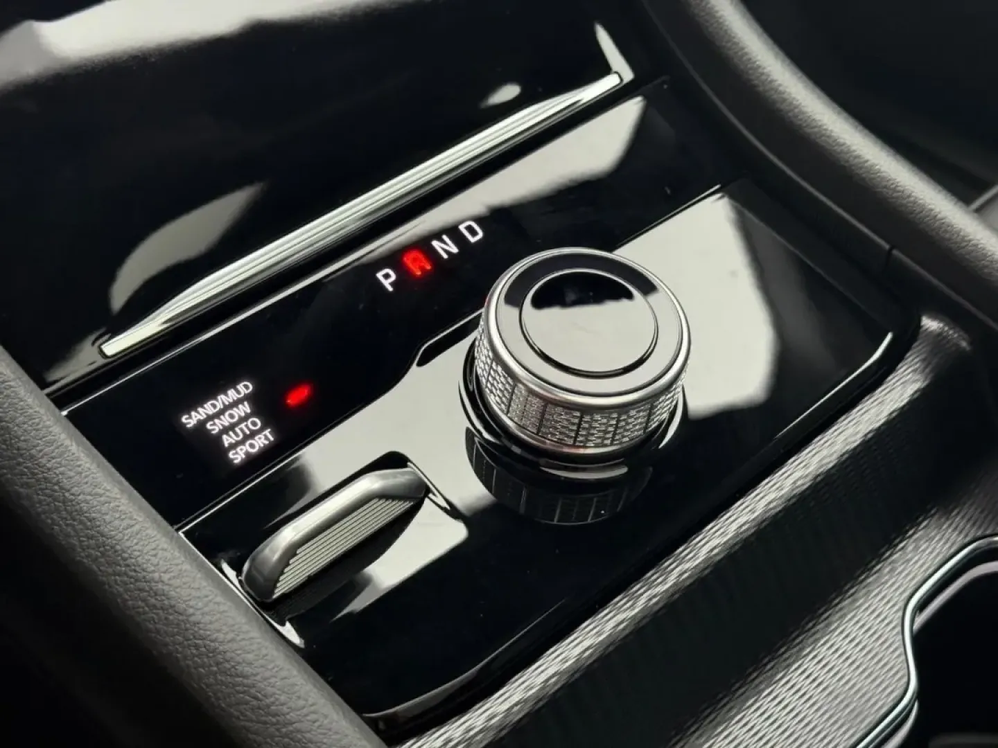 2025 /Global Black Leather Jeep Grand Cherokee Limited (1C4RJKBG3S8) with an 3.6L V6 24V VVT UPG I engine, Automatic transmission, located at 970 Woodlawn Dr., Farmington, MO, 63640, (573) 431-7800, 37.825642, -90.468674 - **Discover Adventure with the 2025 Jeep Grand Cherokee Limited at Pettus CDJR Farmington!**<br /> <br /> Are you ready to elevate your adventures and daily journeys? The 2025 Jeep Grand Cherokee Limited is the perfect companion for growing families, outdoor enthusiasts, and anyone looking for a reli - Photo#17