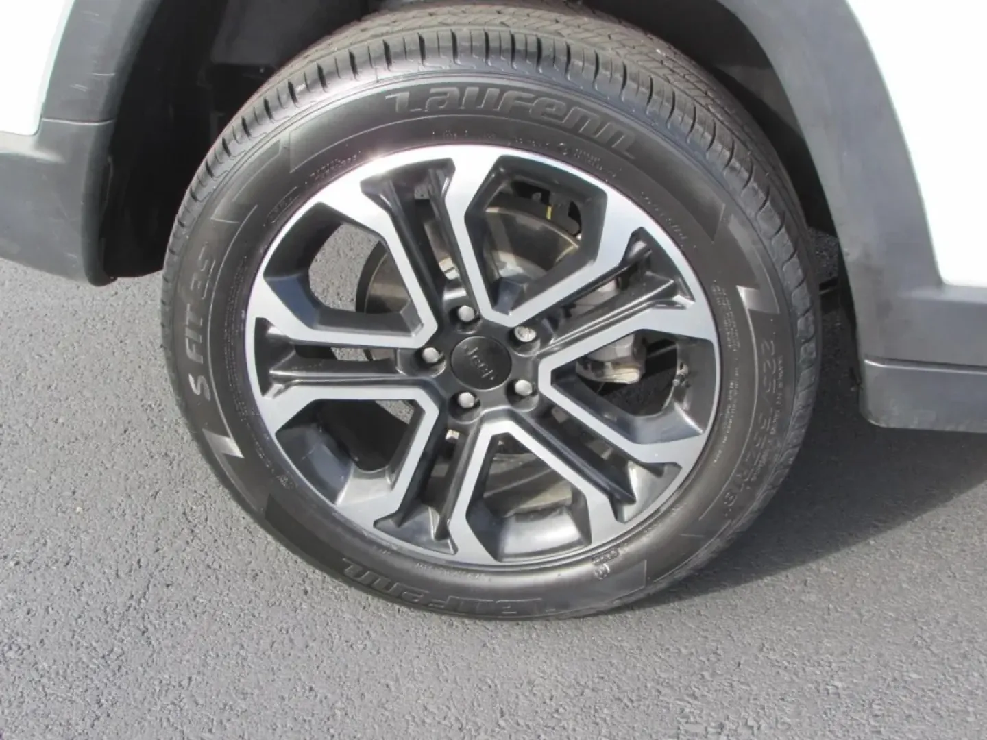 2023 /Black Jeep Compass Limited (3C4NJDCN6PT) with an Other engine, Automatic transmission, located at 12830 Highway 21, De Soto, MO, 63020, (636) 337-7777, 38.153099, -90.573624 - Are you ready to elevate your driving experience and embrace the open road? Whether you're a weekend adventurer, a busy commuter, or a growing family in need of a reliable vehicle, the 2023 Jeep Compass is the perfect companion for your journeys. With its rugged good looks, advanced technology, and - Photo#10