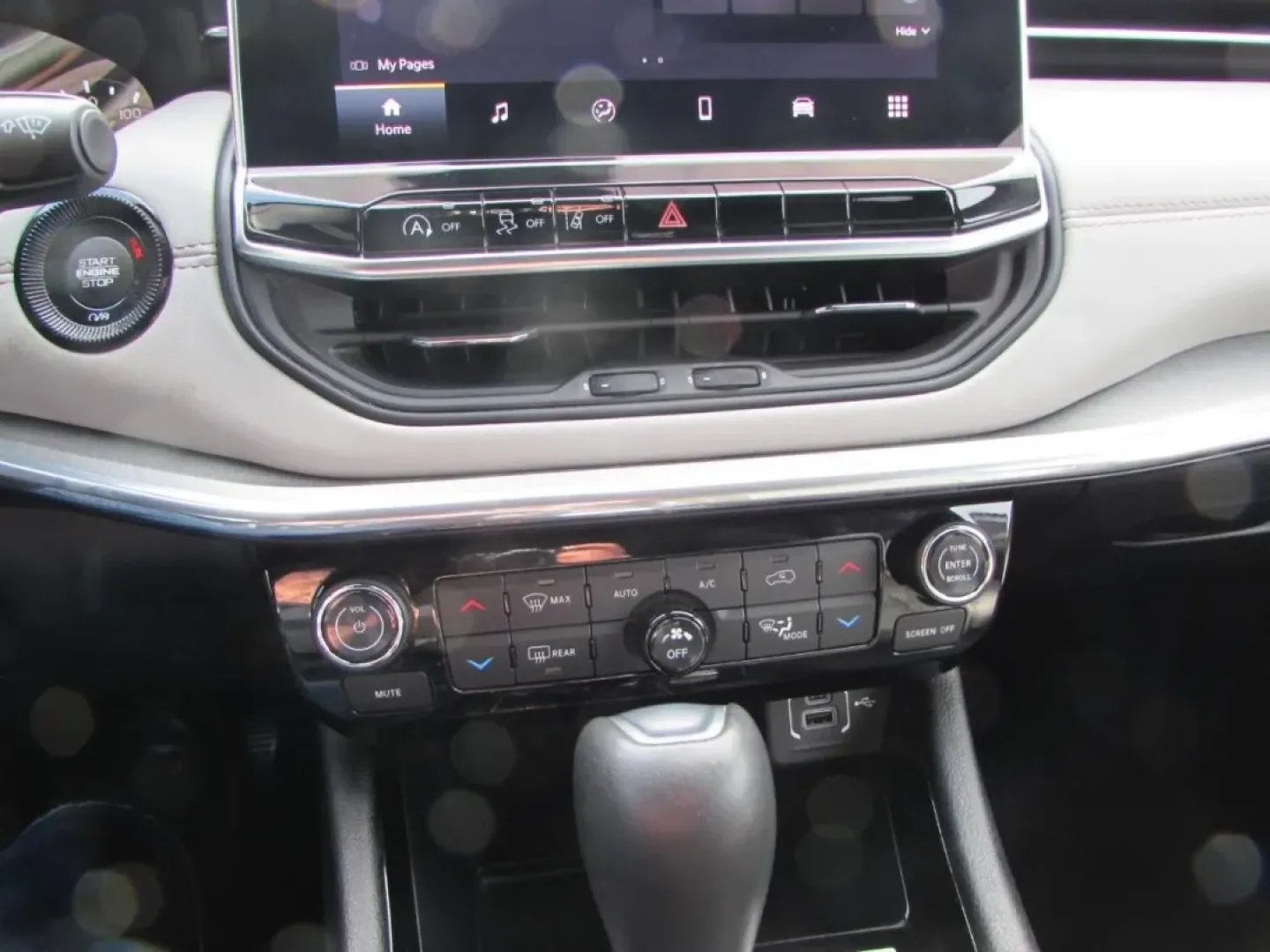 2023 /Black Jeep Compass Limited (3C4NJDCN6PT) with an Other engine, Automatic transmission, located at 12830 Highway 21, De Soto, MO, 63020, (636) 337-7777, 38.153099, -90.573624 - Are you ready to elevate your driving experience and embrace the open road? Whether you're a weekend adventurer, a busy commuter, or a growing family in need of a reliable vehicle, the 2023 Jeep Compass is the perfect companion for your journeys. With its rugged good looks, advanced technology, and - Photo#20