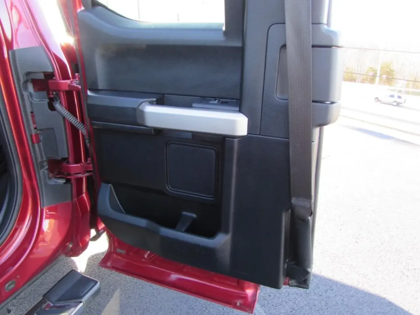 2017 /Black Ford F-250SD Lariat (1FT7X2B61HE) with an Other engine, located at 12836 Highway 21, De Soto, MO, 63020, (636) 337-7777, 38.151867, -90.575615 - Are you ready to elevate your driving experience with a vehicle that effortlessly combines power, comfort, and reliability? Look no further than the 2017 Ford Super Duty F-250 SRW, now available at Pettus Ford De Soto. This rugged truck is perfect for those who crave adventure, whether you're haulin - Photo#32