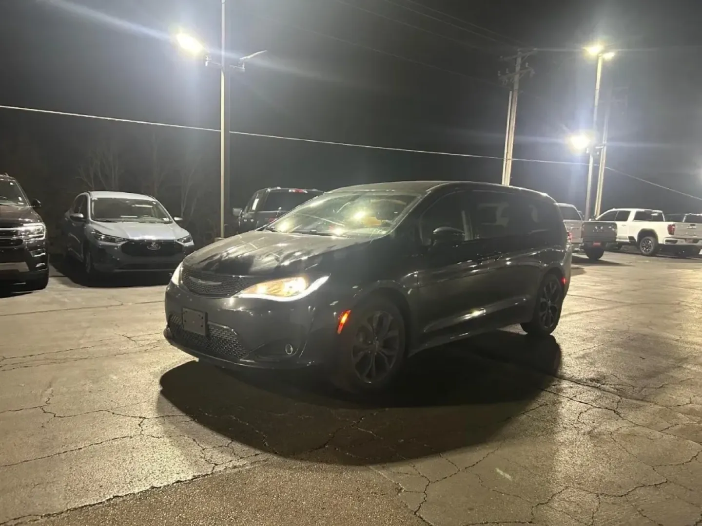 2019 /Black Chrysler Pacifica Touring Plus (2C4RC1FG4KR) with an Other engine, Automatic transmission, located at 12836 Highway 21, De Soto, MO, 63020, (636) 337-7777, 38.151867, -90.575615 - **Discover the Perfect Family Vehicle with the 2019 Chrysler Pacifica at Pettus Ford De Soto!**<br /> <br /> Are you in search of a vehicle that can seamlessly blend family life with everyday convenience? Look no further than the 2019 Chrysler Pacifica, available now at Pettus Ford De Soto, your tru - Photo#36