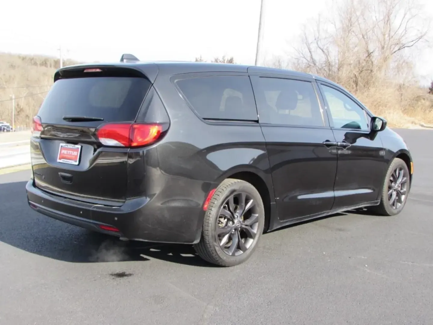 2019 /Black Chrysler Pacifica Touring Plus (2C4RC1FG4KR) with an Other engine, Automatic transmission, located at 12836 Highway 21, De Soto, MO, 63020, (636) 337-7777, 38.151867, -90.575615 - **Discover the Perfect Family Vehicle with the 2019 Chrysler Pacifica at Pettus Ford De Soto!**<br /> <br /> Are you in search of a vehicle that can seamlessly blend family life with everyday convenience? Look no further than the 2019 Chrysler Pacifica, available now at Pettus Ford De Soto, your tru - Photo#6