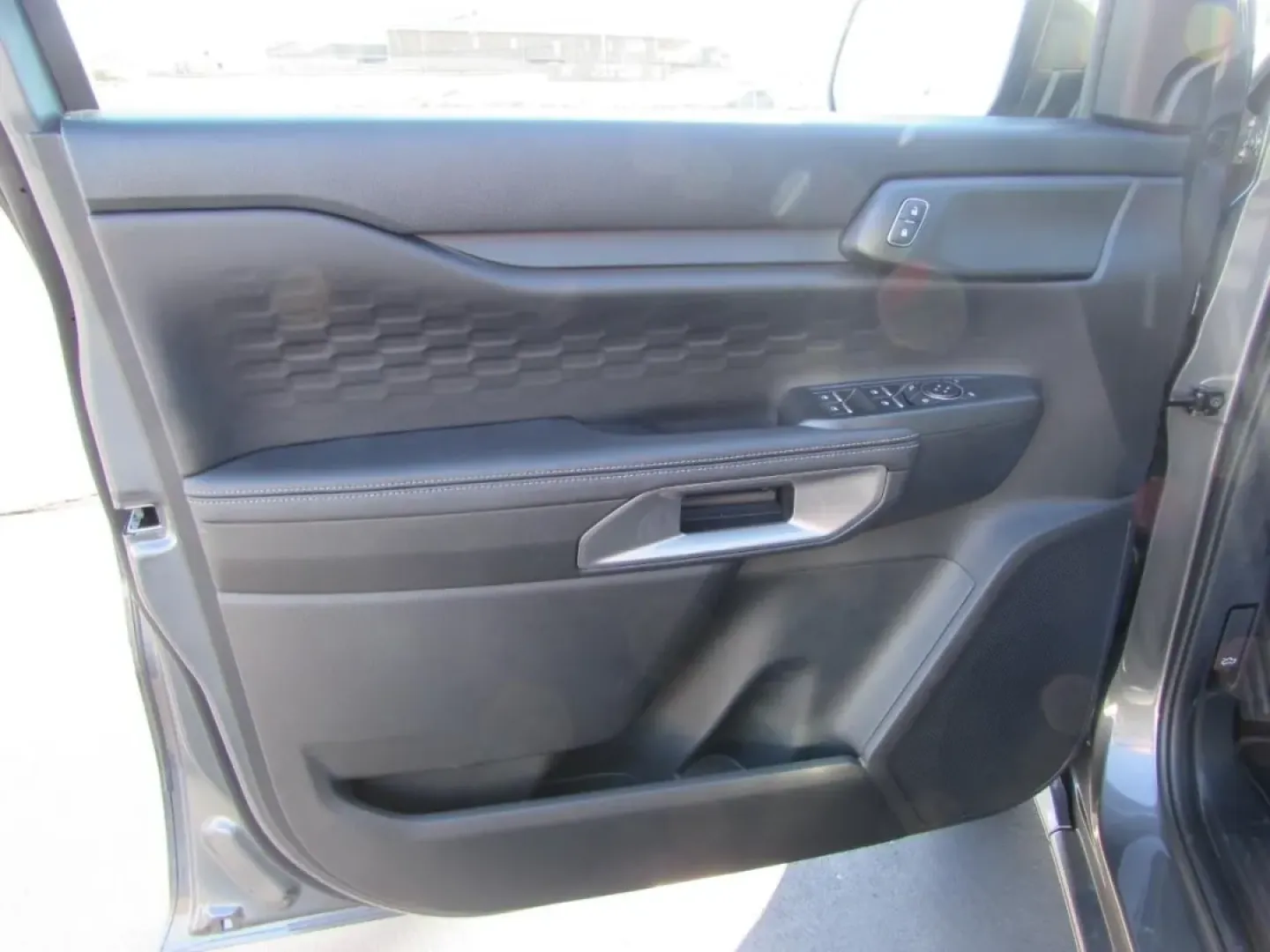 2025 /Ebony Ford Ranger XLT (1FTER4HH5SL) with an 2.3L EcoBoost engine, Automatic transmission, located at 12836 Highway 21, De Soto, MO, 63020, (636) 337-7777, 38.151867, -90.575615 - If you're seeking the perfect blend of power, versatility, and modern technology, the 2025 Ford Ranger XLT is the truck that can elevate your lifestyle-whether you're heading to work in De Soto or embarking on a weekend adventure. Featuring a robust 2.3L EcoBoost engine and a dependable four-wheel-d - Photo#14