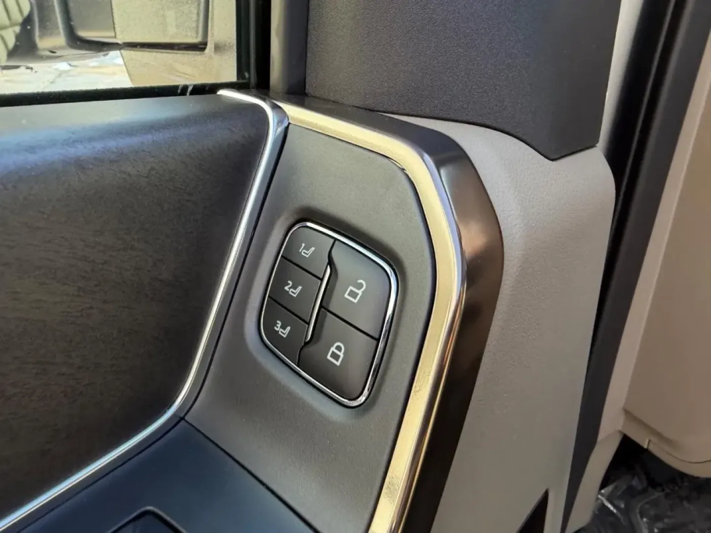 2026 /Smoked Truffle Leather Ford F-350SD Platinum (1FT8W3BM2TE) with an 6.7L engine, 6A transmission, located at 141 Commercial Dr, Fredericktown, MO, 63645, (573) 783-6432, 37.570087, -90.320648 - **Adventure Awaits with the 2026 Ford F-350SD at Pettus Ford Fredericktown!**<br /> <br /> Are you dreaming of the perfect truck that effortlessly combines power, comfort, and versatility? Look no further than the remarkable 2026 Ford F-350SD, now available at Pettus Ford Fredericktown, your trusted - Photo#18