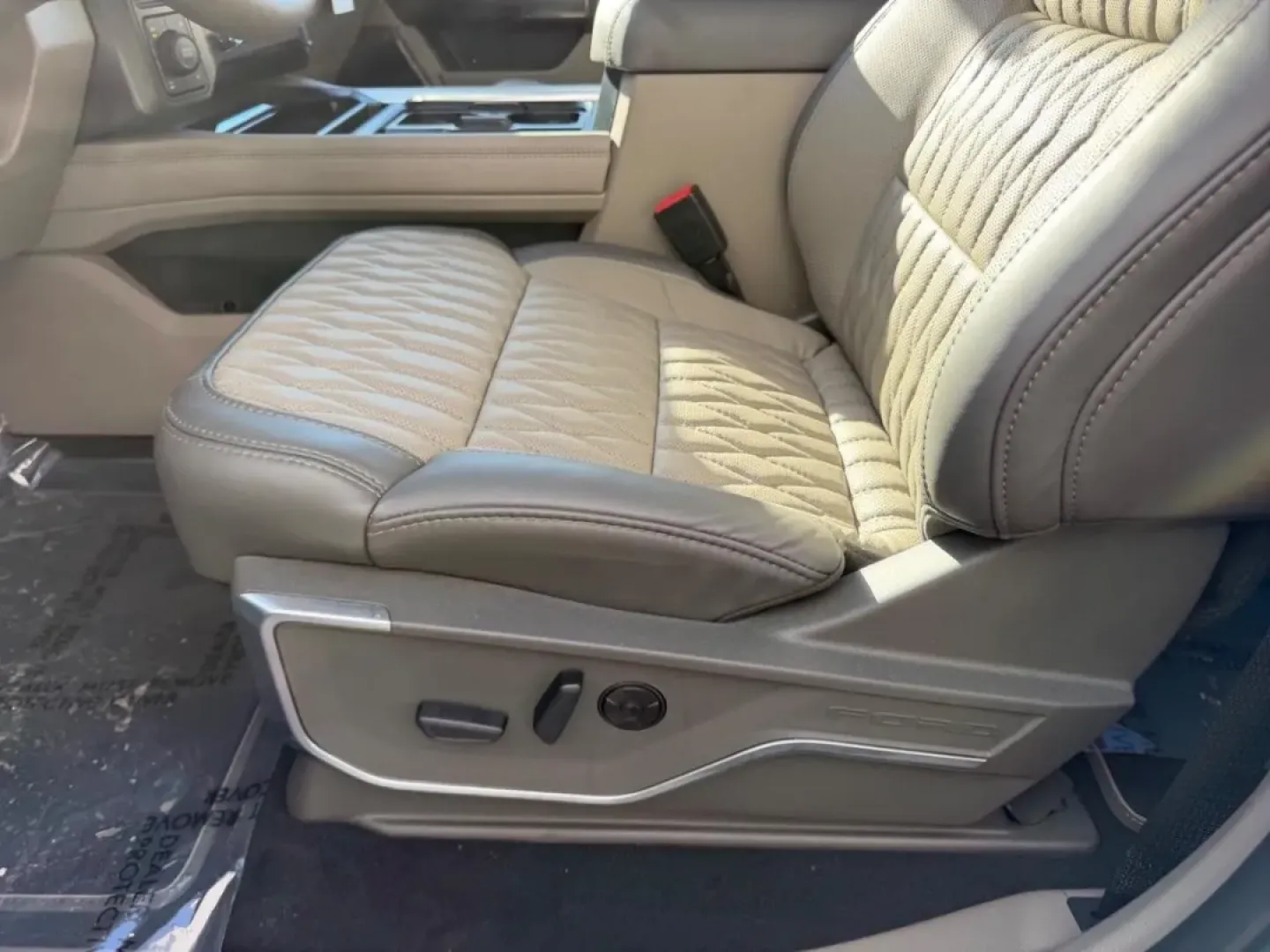 2026 /Smoked Truffle Leather Ford F-350SD Platinum (1FT8W3BM2TE) with an 6.7L engine, 6A transmission, located at 141 Commercial Dr, Fredericktown, MO, 63645, (573) 783-6432, 37.570087, -90.320648 - **Adventure Awaits with the 2026 Ford F-350SD at Pettus Ford Fredericktown!**<br /> <br /> Are you dreaming of the perfect truck that effortlessly combines power, comfort, and versatility? Look no further than the remarkable 2026 Ford F-350SD, now available at Pettus Ford Fredericktown, your trusted - Photo#19