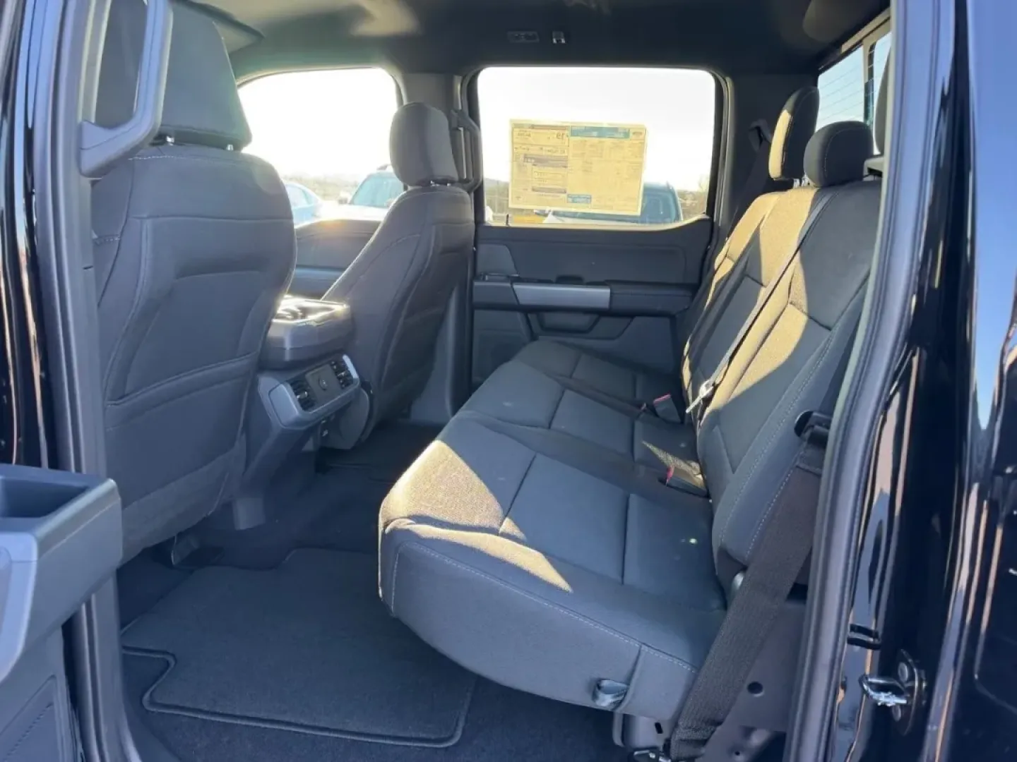 2025 /Black Cloth Ford F-150 XLT (1FTFW3L51SF) with an 5.0L engine, 6A transmission, located at 141 Commercial Dr, Fredericktown, MO, 63645, (573) 783-6432, 37.570087, -90.320648 - **Conquer Your Adventures with the 2025 Ford F-150 XLT Perfect for Every Journey!**<br /> <br /> Are you ready to elevate your driving experience? Whether you're carving out a path through the wilderness, hauling gear for a weekend adventure, or navigating the daily grind, the 2025 Ford F-150 XLT i - Photo#8