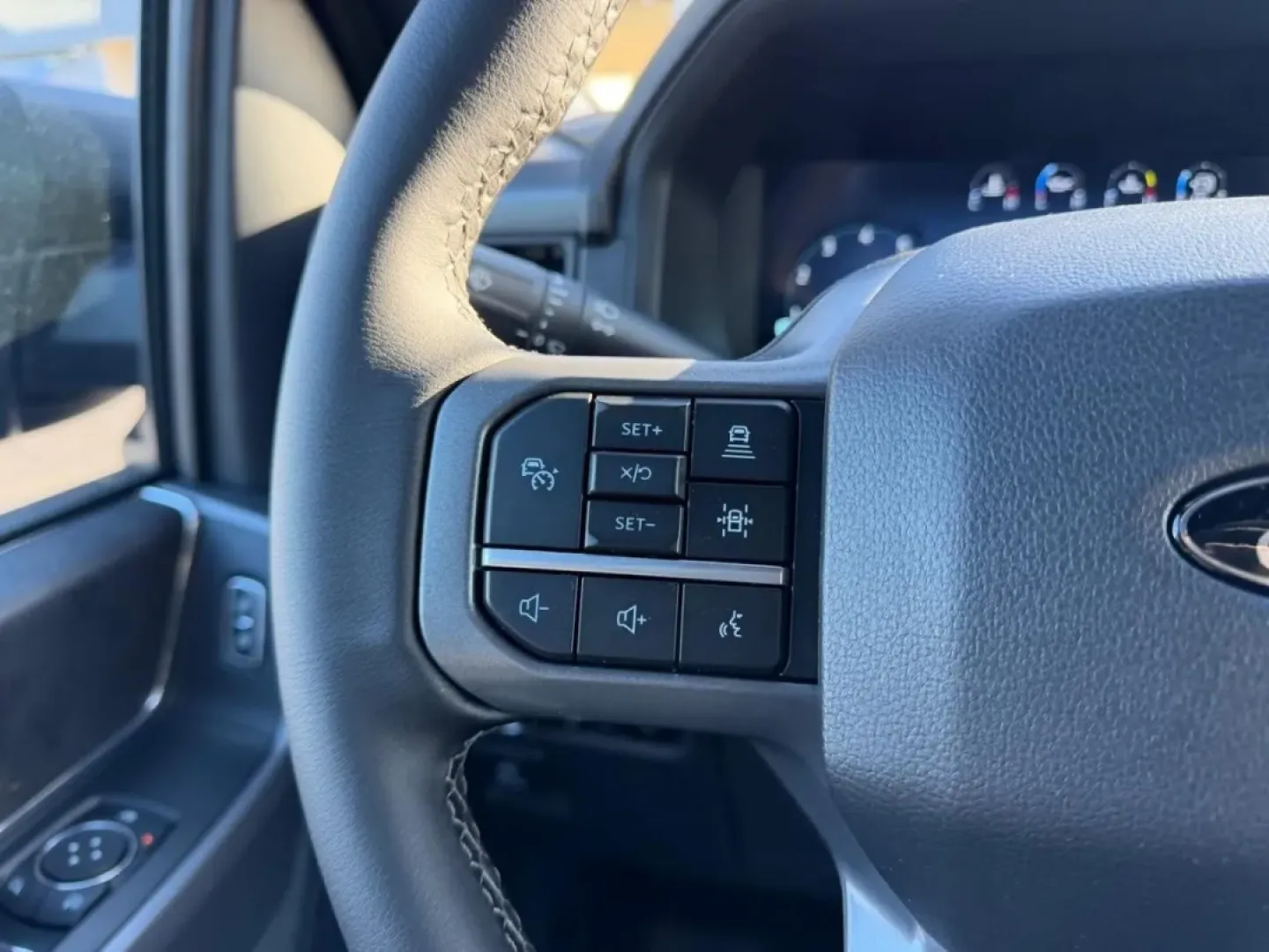 2025 /Black Cloth Ford F-150 XLT (1FTFW3L51SF) with an 5.0L engine, 6A transmission, located at 141 Commercial Dr, Fredericktown, MO, 63645, (573) 783-6432, 37.570087, -90.320648 - **Conquer Your Adventures with the 2025 Ford F-150 XLT Perfect for Every Journey!**<br /> <br /> Are you ready to elevate your driving experience? Whether you're carving out a path through the wilderness, hauling gear for a weekend adventure, or navigating the daily grind, the 2025 Ford F-150 XLT i - Photo#11