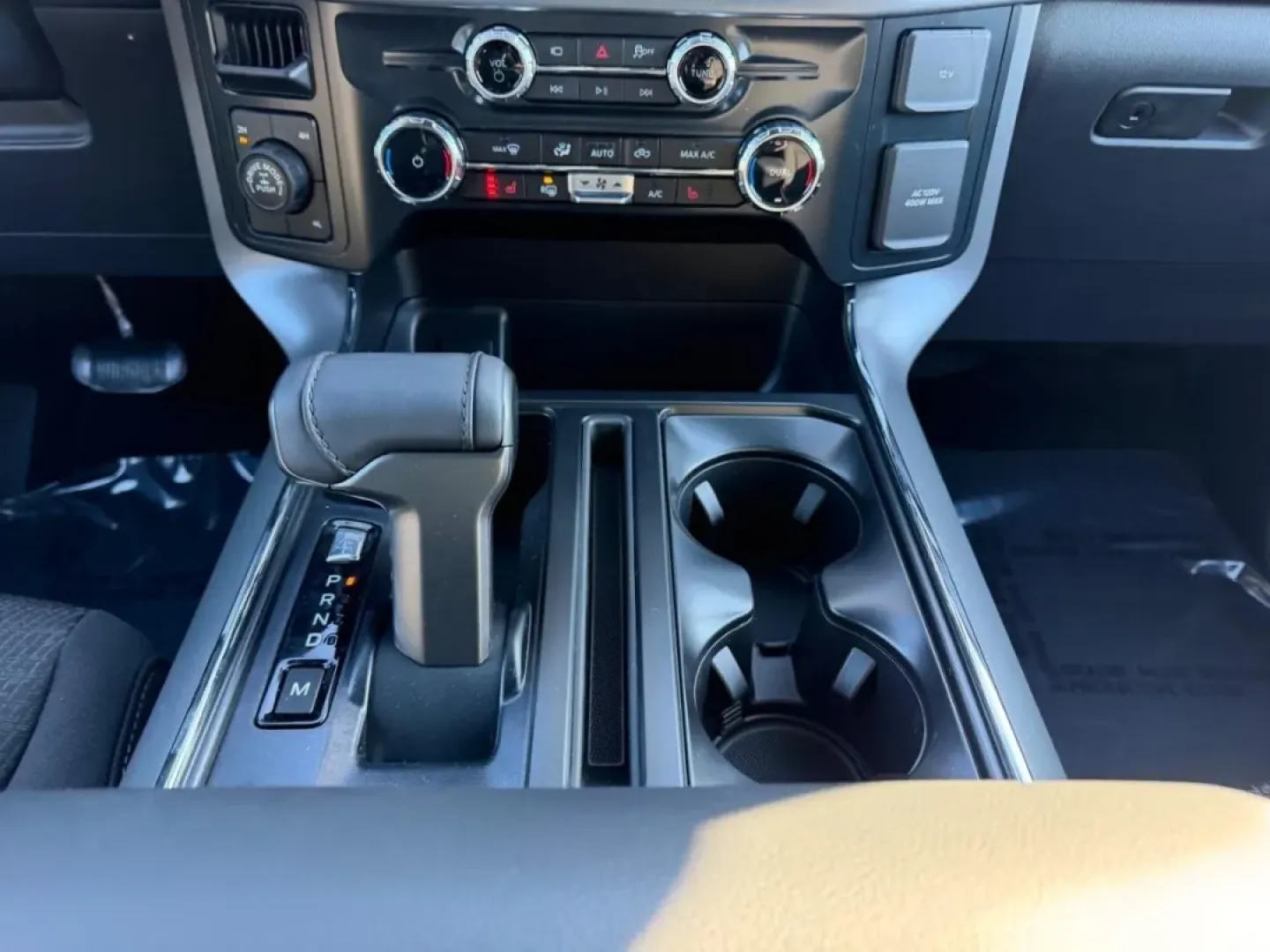 2025 /Black Cloth Ford F-150 XLT (1FTFW3L51SF) with an 5.0L engine, 6A transmission, located at 141 Commercial Dr, Fredericktown, MO, 63645, (573) 783-6432, 37.570087, -90.320648 - **Conquer Your Adventures with the 2025 Ford F-150 XLT Perfect for Every Journey!**<br /> <br /> Are you ready to elevate your driving experience? Whether you're carving out a path through the wilderness, hauling gear for a weekend adventure, or navigating the daily grind, the 2025 Ford F-150 XLT i - Photo#15