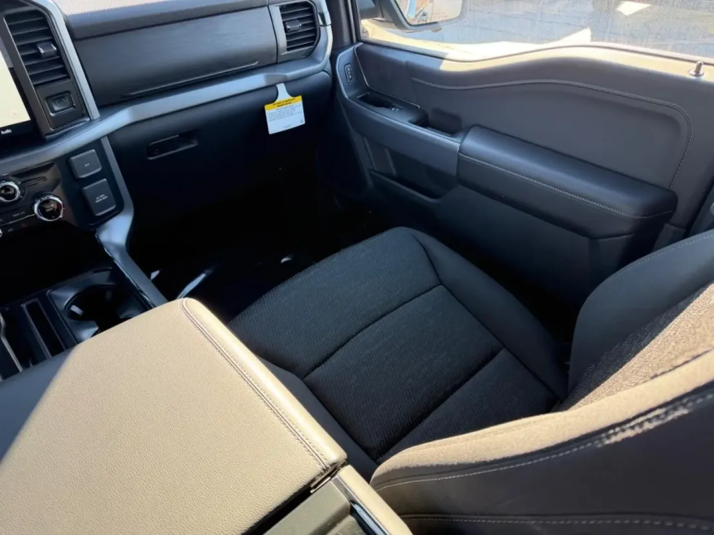 2025 /Black Cloth Ford F-150 XLT (1FTFW3L51SF) with an 5.0L engine, 6A transmission, located at 141 Commercial Dr, Fredericktown, MO, 63645, (573) 783-6432, 37.570087, -90.320648 - **Conquer Your Adventures with the 2025 Ford F-150 XLT Perfect for Every Journey!**<br /> <br /> Are you ready to elevate your driving experience? Whether you're carving out a path through the wilderness, hauling gear for a weekend adventure, or navigating the daily grind, the 2025 Ford F-150 XLT i - Photo#16