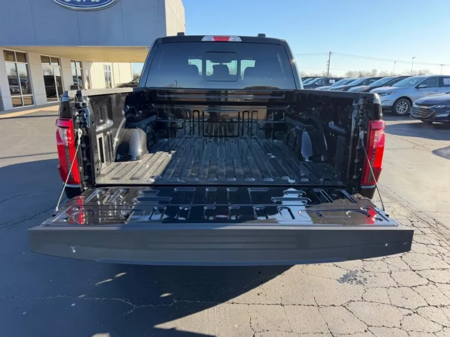 2025 /Black Cloth Ford F-150 XLT (1FTFW3L51SF) with an 5.0L engine, 6A transmission, located at 141 Commercial Dr, Fredericktown, MO, 63645, (573) 783-6432, 37.570087, -90.320648 - **Conquer Your Adventures with the 2025 Ford F-150 XLT Perfect for Every Journey!**<br /> <br /> Are you ready to elevate your driving experience? Whether you're carving out a path through the wilderness, hauling gear for a weekend adventure, or navigating the daily grind, the 2025 Ford F-150 XLT i - Photo#4
