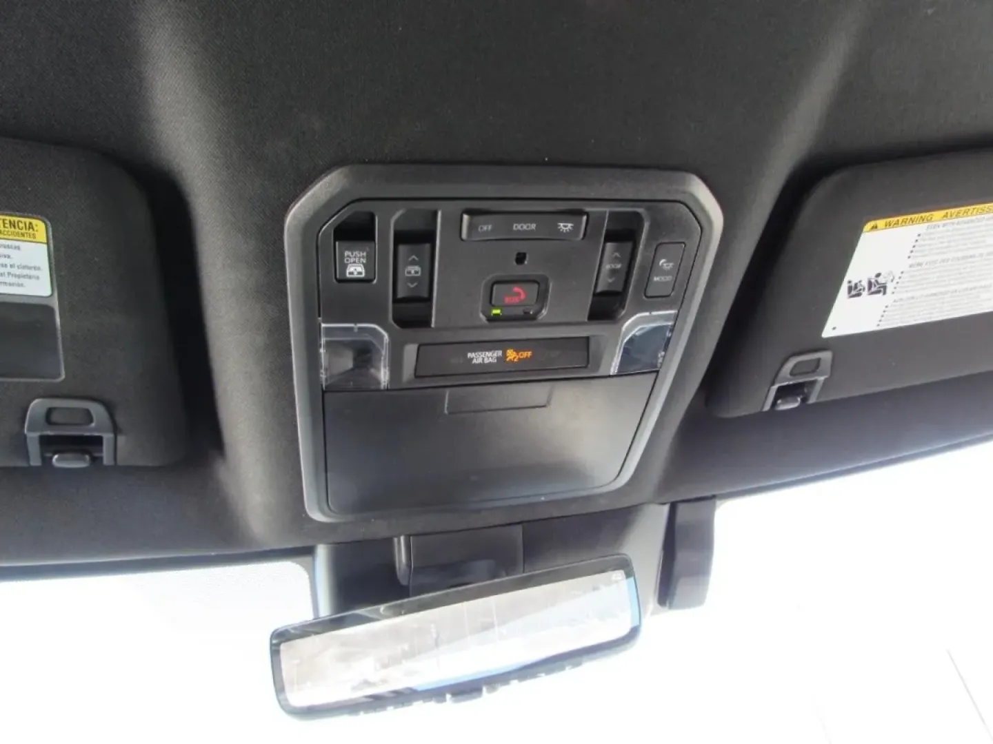 2022 /Black Toyota Tundra Platinum (5TFNA5DB0NX) with an 3.4L V6 DOHC 24V engine, Automatic transmission, located at 12830 Highway 21, De Soto, MO, 63020, (636) 337-7777, 38.153099, -90.573624 - **Unleash Adventure with the 2022 Toyota Tundra 4WD Platinum CrewMax at Pettus CDJR DeSoto!**<br /> <br /> Are you ready to elevate your driving experience? The 2022 Toyota Tundra 4WD Platinum CrewMax is the ultimate truck for those who crave adventure, whether it's tackling rough off-road trails, h - Photo#22