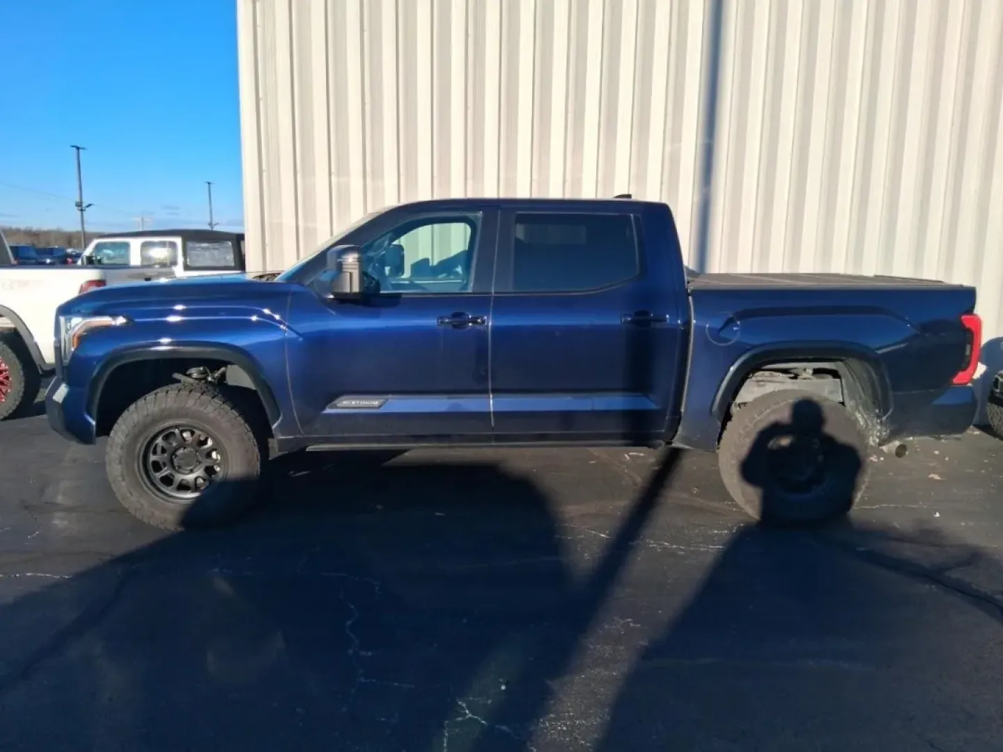 2022 /Black Toyota Tundra Platinum (5TFNA5DB0NX) with an 3.4L V6 DOHC 24V engine, Automatic transmission, located at 12830 Highway 21, De Soto, MO, 63020, (636) 337-7777, 38.153099, -90.573624 - **Unleash Adventure with the 2022 Toyota Tundra 4WD Platinum CrewMax at Pettus CDJR DeSoto!**<br /> <br /> Are you ready to elevate your driving experience? The 2022 Toyota Tundra 4WD Platinum CrewMax is the ultimate truck for those who crave adventure, whether it's tackling rough off-road trails, h - Photo#33