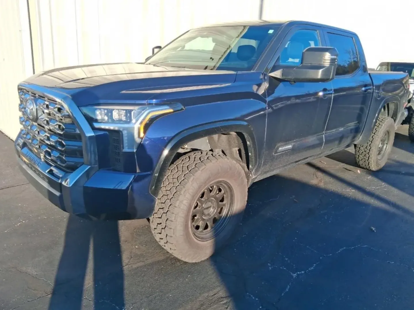 2022 /Black Toyota Tundra Platinum (5TFNA5DB0NX) with an 3.4L V6 DOHC 24V engine, Automatic transmission, located at 12830 Highway 21, De Soto, MO, 63020, (636) 337-7777, 38.153099, -90.573624 - **Unleash Adventure with the 2022 Toyota Tundra 4WD Platinum CrewMax at Pettus CDJR DeSoto!**<br /> <br /> Are you ready to elevate your driving experience? The 2022 Toyota Tundra 4WD Platinum CrewMax is the ultimate truck for those who crave adventure, whether it's tackling rough off-road trails, h - Photo#34