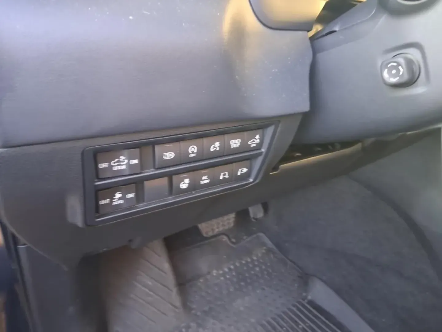 2022 /Black Toyota Tundra Platinum (5TFNA5DB0NX) with an 3.4L V6 DOHC 24V engine, Automatic transmission, located at 12830 Highway 21, De Soto, MO, 63020, (636) 337-7777, 38.153099, -90.573624 - **Unleash Adventure with the 2022 Toyota Tundra 4WD Platinum CrewMax at Pettus CDJR DeSoto!**<br /> <br /> Are you ready to elevate your driving experience? The 2022 Toyota Tundra 4WD Platinum CrewMax is the ultimate truck for those who crave adventure, whether it's tackling rough off-road trails, h - Photo#37