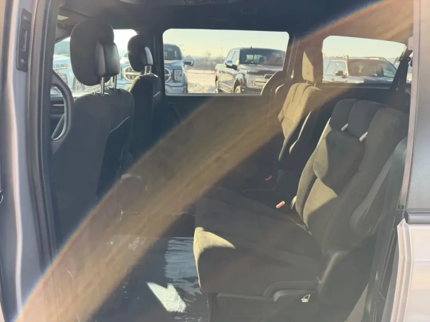 2016 /Black/Light Graystone Cloth Dodge Grand Caravan SE (2C4RDGBG6GR) with an 3.6L V6 24V VVT FlexFuel engine, Automatic transmission, located at 141 Commercial Dr, Fredericktown, MO, 63645, (573) 783-6432, 37.570087, -90.320648 - **Discover Your Next Adventure with the 2016 Dodge Grand Caravan: A Family-Friendly Minivan Awaiting You at Pettus Ford Fredericktown!**<br /> <br /> Are you searching for the perfect vehicle to accommodate your growing family's needs? Look no further than this exceptional 2016 Dodge Grand Caravan, - Photo#9