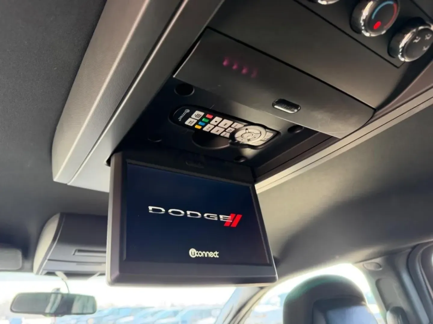 2016 /Black/Light Graystone Cloth Dodge Grand Caravan SE (2C4RDGBG6GR) with an 3.6L V6 24V VVT FlexFuel engine, Automatic transmission, located at 141 Commercial Dr, Fredericktown, MO, 63645, (573) 783-6432, 37.570087, -90.320648 - **Discover Your Next Adventure with the 2016 Dodge Grand Caravan: A Family-Friendly Minivan Awaiting You at Pettus Ford Fredericktown!**<br /> <br /> Are you searching for the perfect vehicle to accommodate your growing family's needs? Look no further than this exceptional 2016 Dodge Grand Caravan, - Photo#11