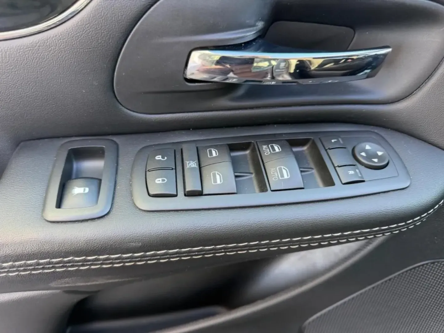 2016 /Black/Light Graystone Cloth Dodge Grand Caravan SE (2C4RDGBG6GR) with an 3.6L V6 24V VVT FlexFuel engine, Automatic transmission, located at 141 Commercial Dr, Fredericktown, MO, 63645, (573) 783-6432, 37.570087, -90.320648 - **Discover Your Next Adventure with the 2016 Dodge Grand Caravan: A Family-Friendly Minivan Awaiting You at Pettus Ford Fredericktown!**<br /> <br /> Are you searching for the perfect vehicle to accommodate your growing family's needs? Look no further than this exceptional 2016 Dodge Grand Caravan, - Photo#20