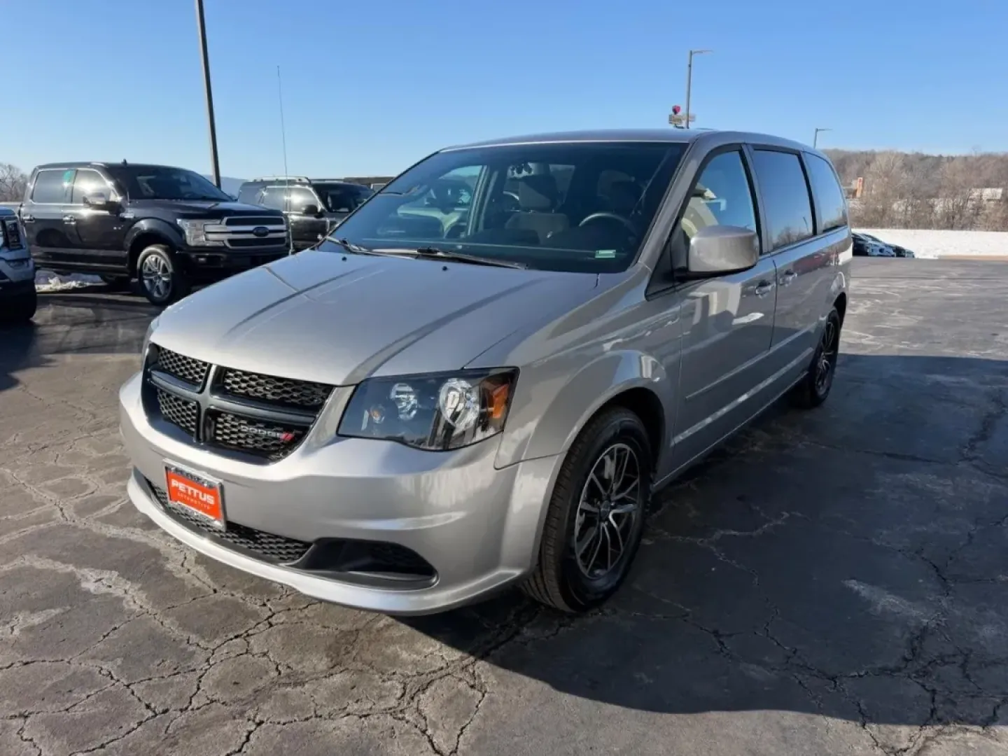 2016 /Black/Light Graystone Cloth Dodge Grand Caravan SE (2C4RDGBG6GR) with an 3.6L V6 24V VVT FlexFuel engine, Automatic transmission, located at 141 Commercial Dr, Fredericktown, MO, 63645, (573) 783-6432, 37.570087, -90.320648 - **Discover Your Next Adventure with the 2016 Dodge Grand Caravan: A Family-Friendly Minivan Awaiting You at Pettus Ford Fredericktown!**<br /> <br /> Are you searching for the perfect vehicle to accommodate your growing family's needs? Look no further than this exceptional 2016 Dodge Grand Caravan, - Photo#6