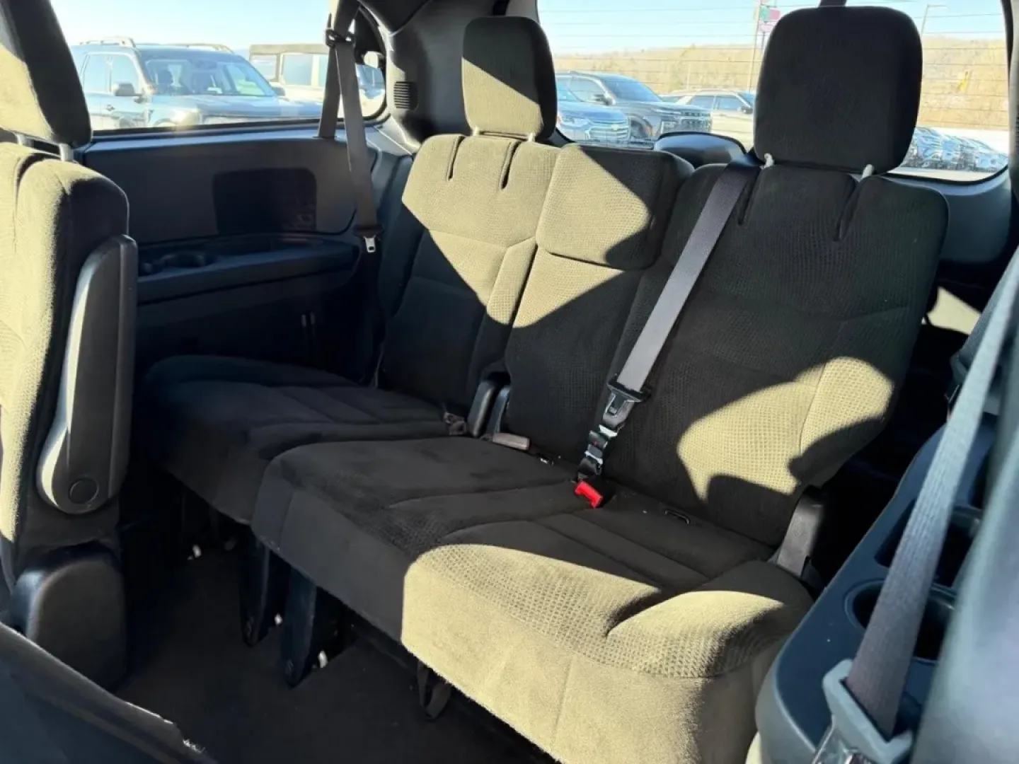 2016 /Black/Light Graystone Cloth Dodge Grand Caravan SE (2C4RDGBG6GR) with an 3.6L V6 24V VVT FlexFuel engine, Automatic transmission, located at 141 Commercial Dr, Fredericktown, MO, 63645, (573) 783-6432, 37.570087, -90.320648 - **Discover Your Next Adventure with the 2016 Dodge Grand Caravan: A Family-Friendly Minivan Awaiting You at Pettus Ford Fredericktown!**<br /> <br /> Are you searching for the perfect vehicle to accommodate your growing family's needs? Look no further than this exceptional 2016 Dodge Grand Caravan, - Photo#8