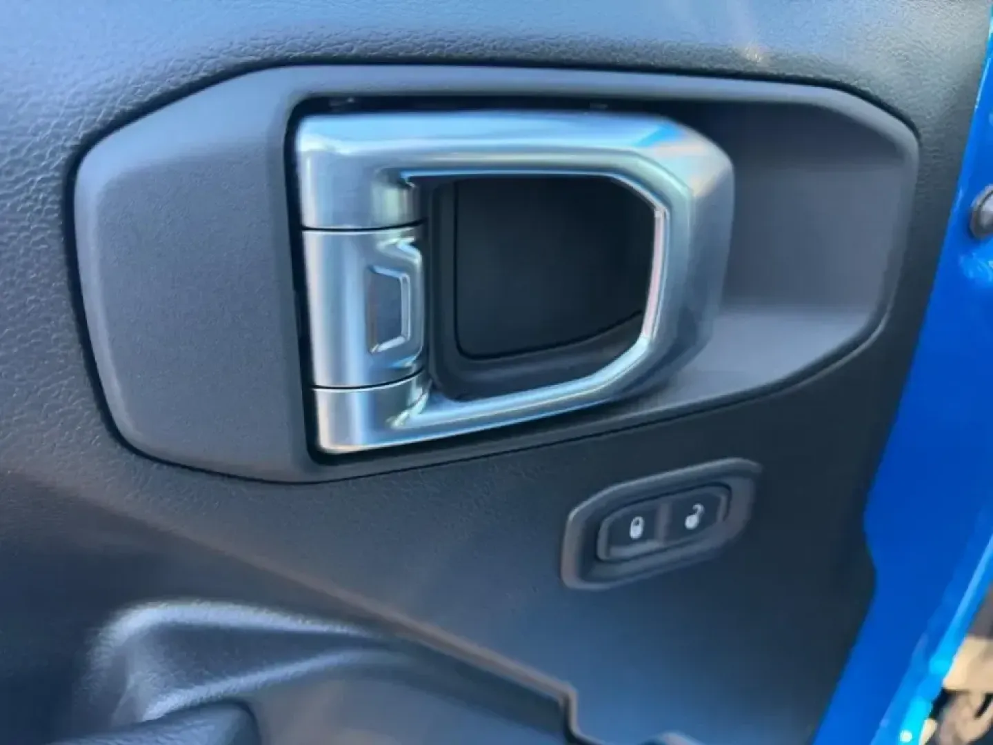 2026 /Black Cloth Jeep Wrangler Sport (1C4PJXDN6TW) with an 2.0L engine, 6M transmission, located at 970 Woodlawn Dr., Farmington, MO, 63640, (573) 431-7800, 37.825642, -90.468674 - **Adventure Awaits with the 2026 Jeep Wrangler at Pettus CDJR Farmington!**<br /> <br /> Are you ready to elevate your outdoor adventures and weekend getaways? Look no further than the stunning 2026 Jeep Wrangler, now available at Pettus CDJR Farmington! This rugged yet refined SUV is not just a veh - Photo#17