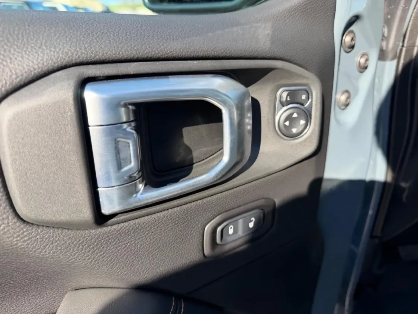 2026 /Black Leather Jeep Wrangler Sahara (1C4PJXEG1TW) with an 3.6L V6 engine, 6M transmission, located at 970 Woodlawn Dr., Farmington, MO, 63640, (573) 431-7800, 37.825642, -90.468674 - **Unleash Adventure with This 2026 Jeep Wrangler Sahara at Pettus CDJR Farmington!**<br /> <br /> If you're on the lookout for a versatile vehicle that can handle both your daily commute and weekend getaways, look no further! The 2026 Jeep Wrangler Sahara is the epitome of rugged sophistication, des - Photo#17