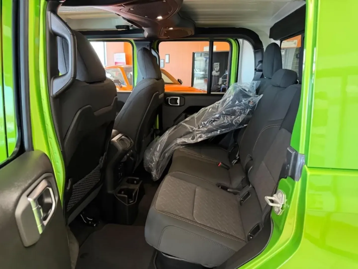 2026 /Black Cloth Jeep Gladiator Mojave (1C6RJTEG7TL) with an 3.6L V6 engine, 6M transmission, located at 970 Woodlawn Dr., Farmington, MO, 63640, (573) 431-7800, 37.825642, -90.468674 - **Discover Adventure with the 2026 Jeep Gladiator at Pettus CDJR Farmington**<br /> <br /> Are you ready to elevate your outdoor adventures or tackle your daily commute with style? The 2026 Jeep Gladiator, now available at Pettus CDJR Farmington, is the truck that can do it all! With its rugged capa - Photo#8