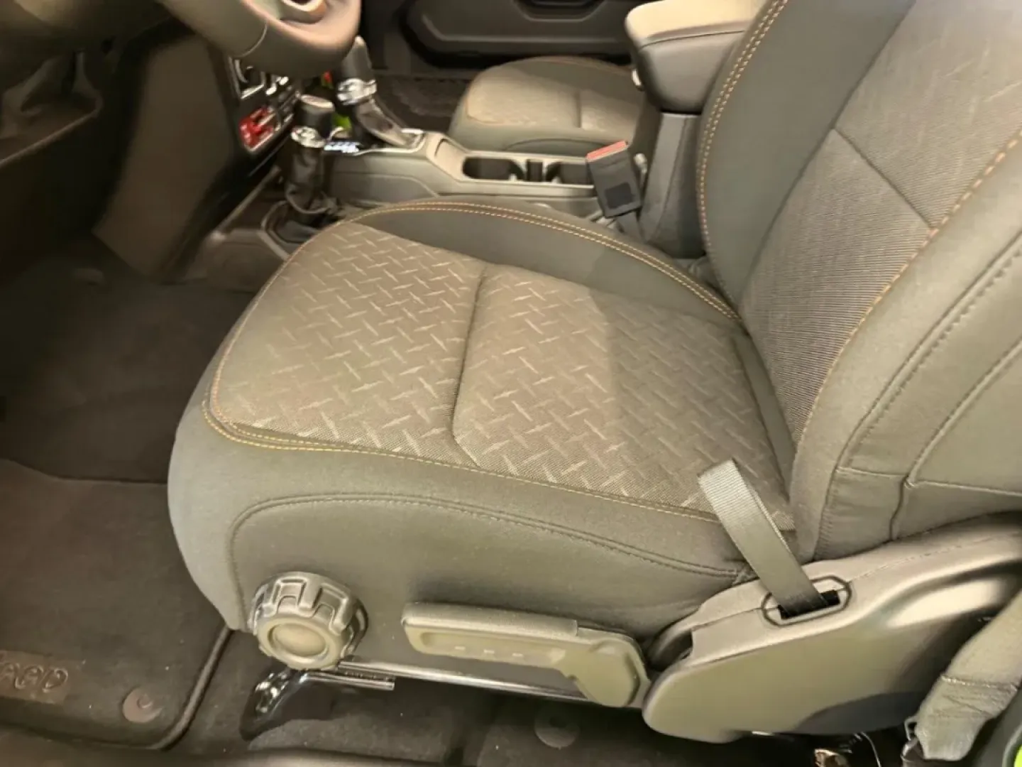 2026 /Black Cloth Jeep Gladiator Mojave (1C6RJTEG7TL) with an 3.6L V6 engine, 6M transmission, located at 970 Woodlawn Dr., Farmington, MO, 63640, (573) 431-7800, 37.825642, -90.468674 - **Discover Adventure with the 2026 Jeep Gladiator at Pettus CDJR Farmington**<br /> <br /> Are you ready to elevate your outdoor adventures or tackle your daily commute with style? The 2026 Jeep Gladiator, now available at Pettus CDJR Farmington, is the truck that can do it all! With its rugged capa - Photo#17