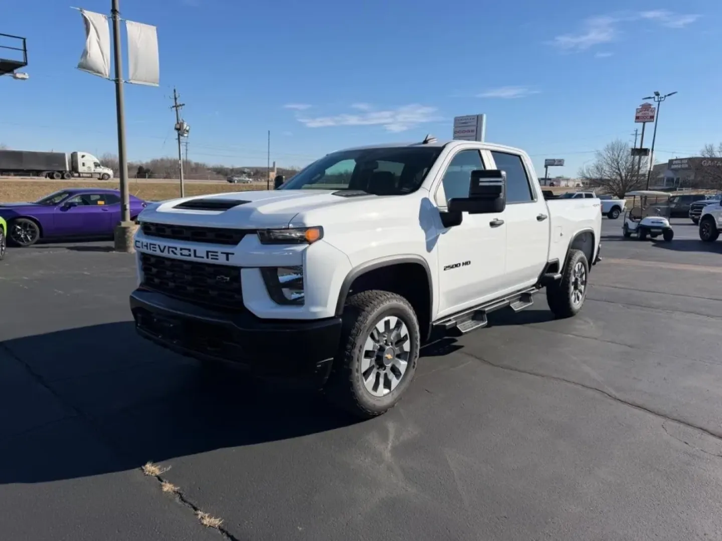 2022 /Jet Black Cloth Chevrolet Silverado 2500HD Custom (2GC4YME75N1) with an 6.6L V8 engine, Automatic transmission, located at 970 Woodlawn Dr., Farmington, MO, 63640, (573) 431-7800, 37.825642, -90.468674 - **Unleash Adventure with the 2022 Chevrolet Silverado 2500HD at Pettus CDJR Farmington** <br /> <br /> Are you ready to elevate your lifestyle with a rugged yet sophisticated pickup? The 2022 Chevrolet Silverado 2500HD is here to redefine your driving experience, whether you're hauling gear for a w - Photo#6