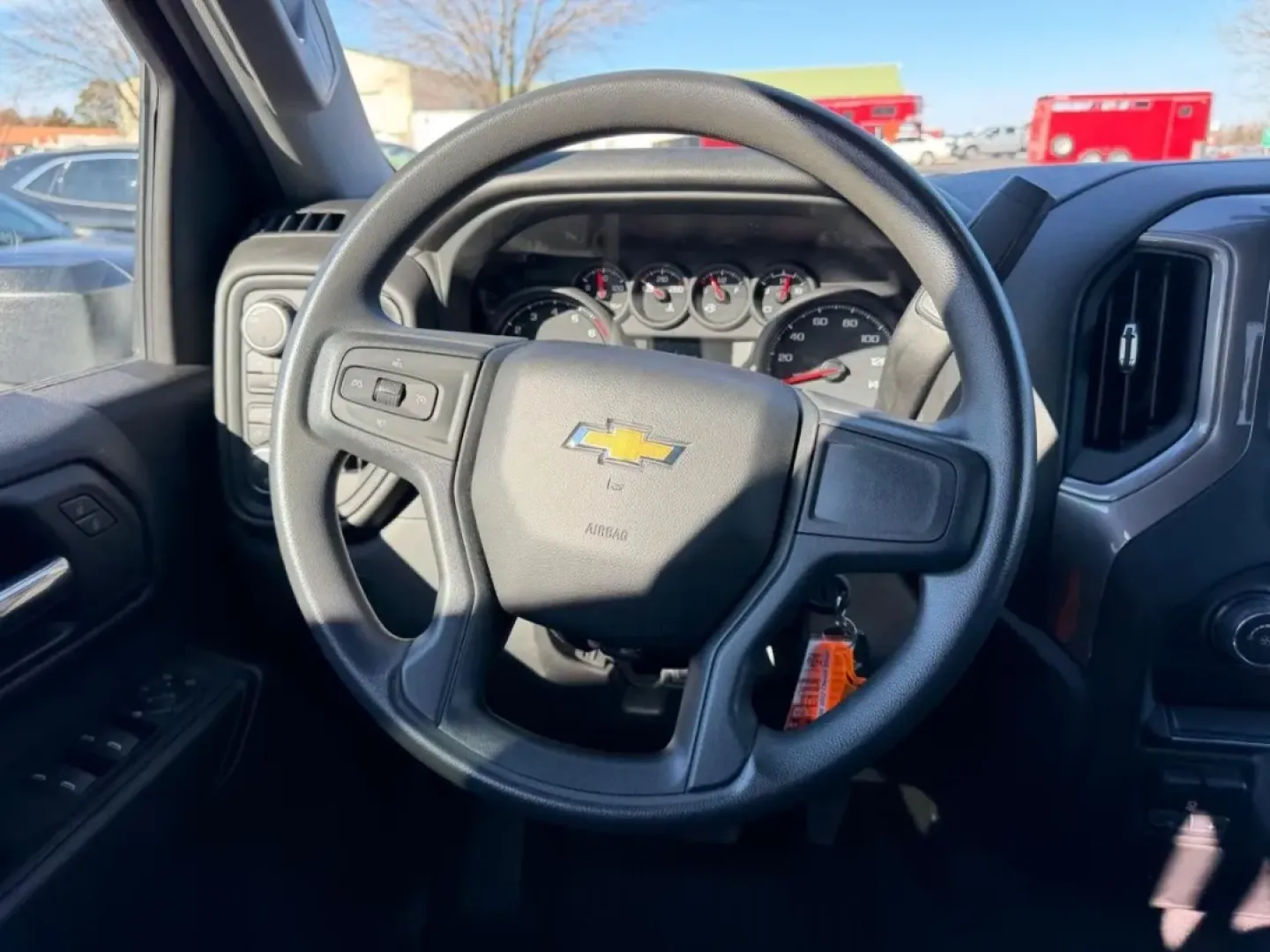 2022 /Jet Black Cloth Chevrolet Silverado 2500HD Custom (2GC4YME75N1) with an 6.6L V8 engine, Automatic transmission, located at 970 Woodlawn Dr., Farmington, MO, 63640, (573) 431-7800, 37.825642, -90.468674 - **Unleash Adventure with the 2022 Chevrolet Silverado 2500HD at Pettus CDJR Farmington** <br /> <br /> Are you ready to elevate your lifestyle with a rugged yet sophisticated pickup? The 2022 Chevrolet Silverado 2500HD is here to redefine your driving experience, whether you're hauling gear for a w - Photo#10