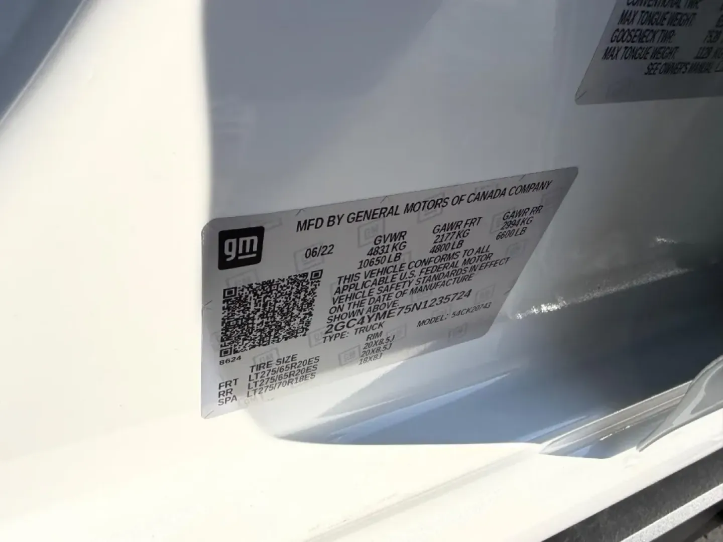 2022 /Jet Black Cloth Chevrolet Silverado 2500HD Custom (2GC4YME75N1) with an 6.6L V8 engine, Automatic transmission, located at 970 Woodlawn Dr., Farmington, MO, 63640, (573) 431-7800, 37.825642, -90.468674 - **Unleash Adventure with the 2022 Chevrolet Silverado 2500HD at Pettus CDJR Farmington** <br /> <br /> Are you ready to elevate your lifestyle with a rugged yet sophisticated pickup? The 2022 Chevrolet Silverado 2500HD is here to redefine your driving experience, whether you're hauling gear for a w - Photo#19