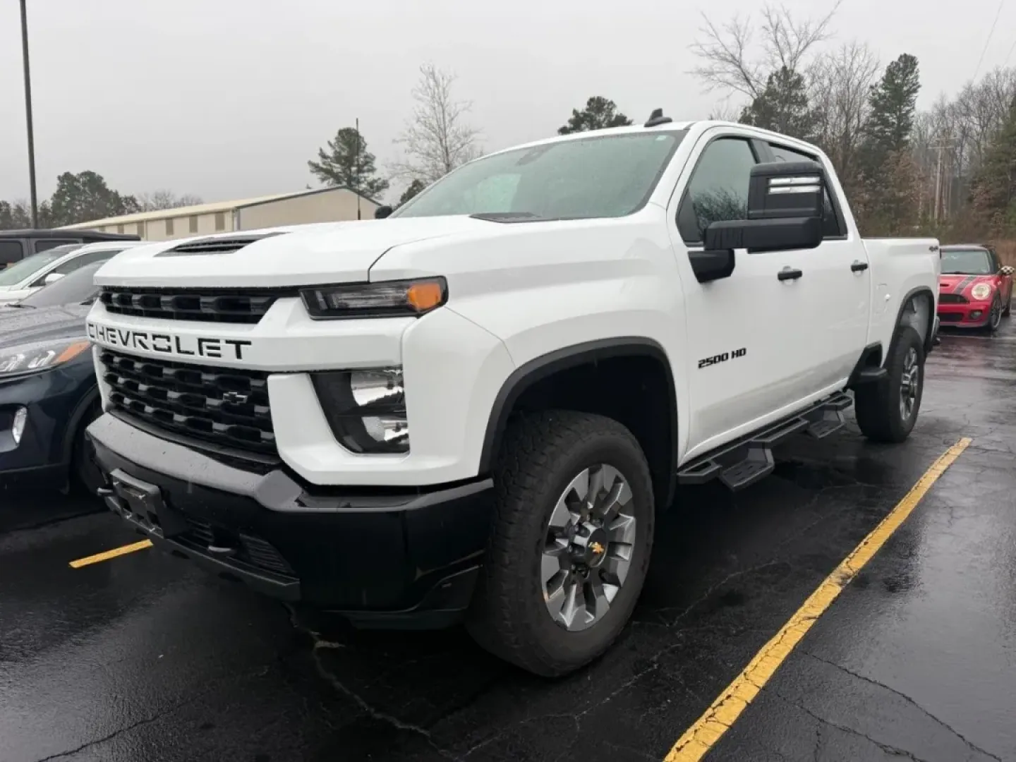 2022 /Jet Black Cloth Chevrolet Silverado 2500HD Custom (2GC4YME75N1) with an 6.6L V8 engine, Automatic transmission, located at 970 Woodlawn Dr., Farmington, MO, 63640, (573) 431-7800, 37.825642, -90.468674 - **Unleash Adventure with the 2022 Chevrolet Silverado 2500HD at Pettus CDJR Farmington** <br /> <br /> Are you ready to elevate your lifestyle with a rugged yet sophisticated pickup? The 2022 Chevrolet Silverado 2500HD is here to redefine your driving experience, whether you're hauling gear for a w - Photo#3