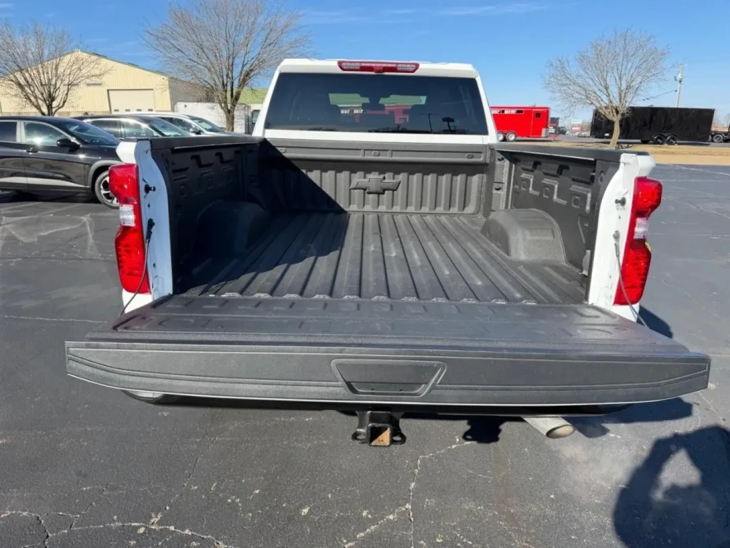 2022 /Jet Black Cloth Chevrolet Silverado 2500HD Custom (2GC4YME75N1) with an 6.6L V8 engine, Automatic transmission, located at 970 Woodlawn Dr., Farmington, MO, 63640, (573) 431-7800, 37.825642, -90.468674 - **Unleash Adventure with the 2022 Chevrolet Silverado 2500HD at Pettus CDJR Farmington** <br /> <br /> Are you ready to elevate your lifestyle with a rugged yet sophisticated pickup? The 2022 Chevrolet Silverado 2500HD is here to redefine your driving experience, whether you're hauling gear for a w - Photo#4