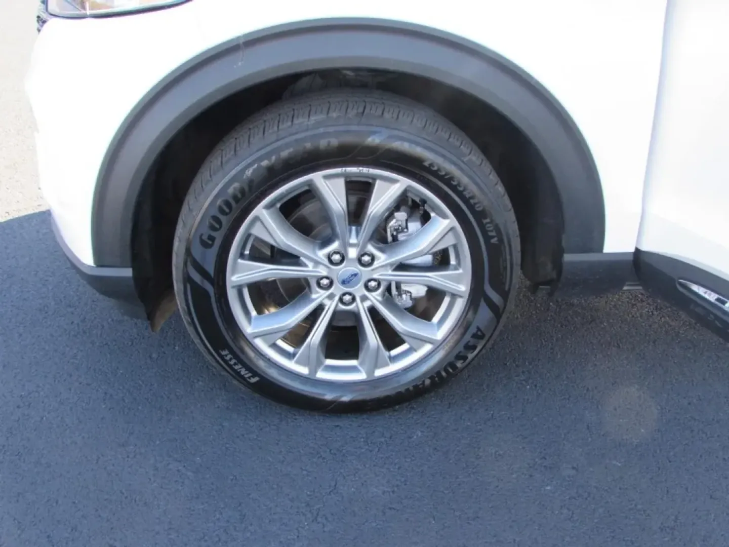 2022 /Ebony Ford Explorer XLT (1FMSK8DH3NG) with an Other engine, Automatic transmission, located at 12836 Highway 21, De Soto, MO, 63020, (636) 337-7777, 38.151867, -90.575615 - Are you ready to elevate your family's adventures or enhance your daily commutes? Look no further than this stunning 2022 Ford Explorer XLT, perfect for those seeking a blend of comfort, style, and versatility. Available now at Pettus Ford De Soto, your trusted OEM dealership located at 12836 Missou - Photo#9