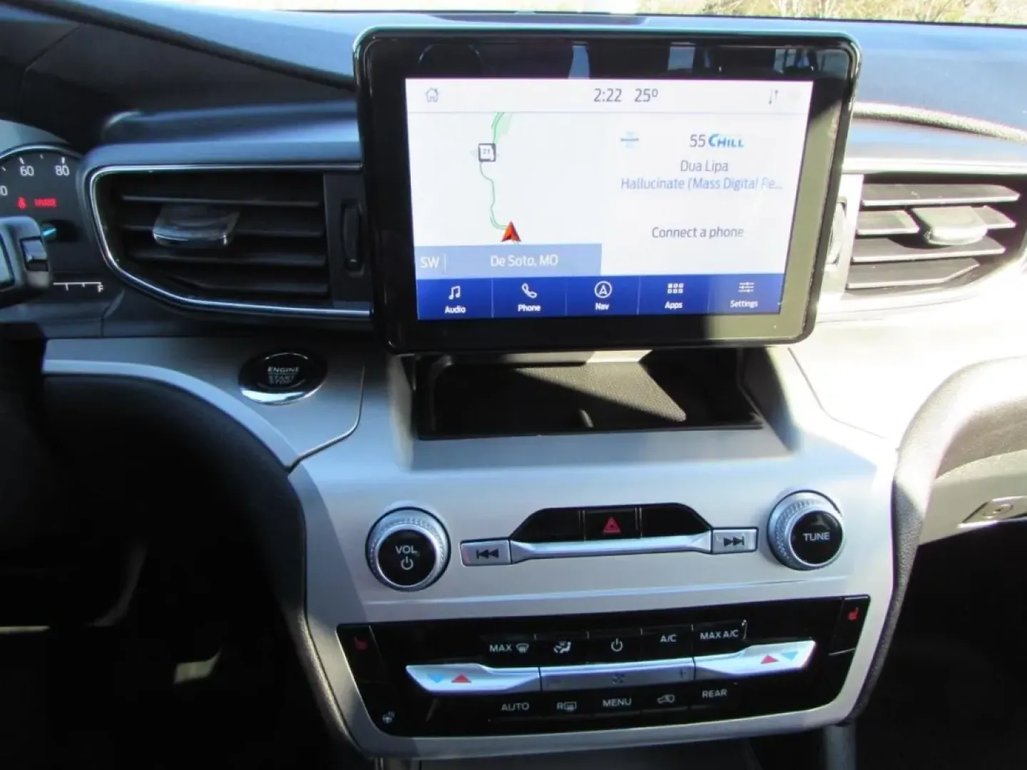 2022 /Ebony Ford Explorer XLT (1FMSK8DH3NG) with an Other engine, Automatic transmission, located at 12836 Highway 21, De Soto, MO, 63020, (636) 337-7777, 38.151867, -90.575615 - Are you ready to elevate your family's adventures or enhance your daily commutes? Look no further than this stunning 2022 Ford Explorer XLT, perfect for those seeking a blend of comfort, style, and versatility. Available now at Pettus Ford De Soto, your trusted OEM dealership located at 12836 Missou - Photo#20